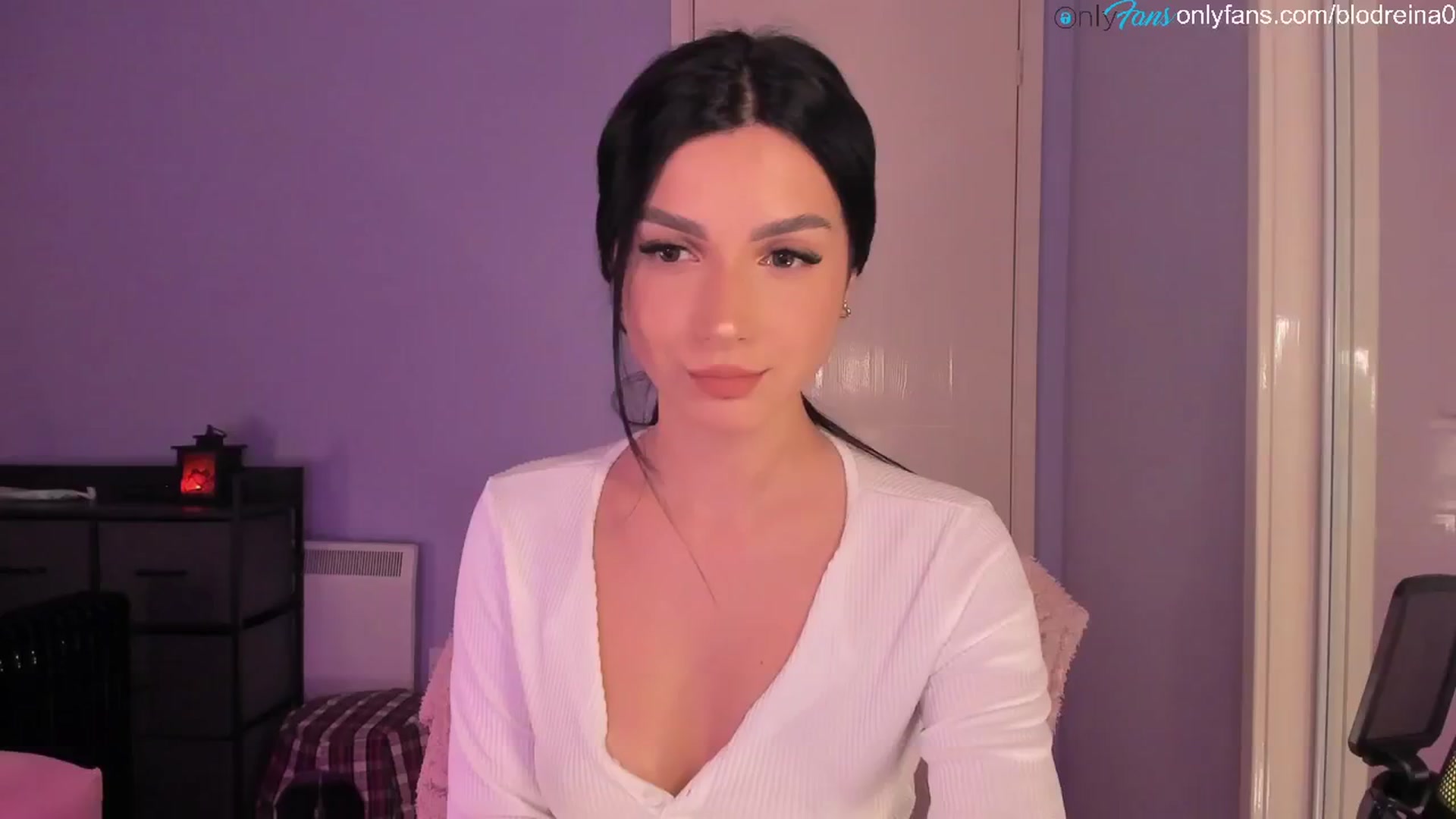 Gallery image thumbnail from Blodreina's myfreecams stream on, 12/21/2024, 24:01 image 15 of 20