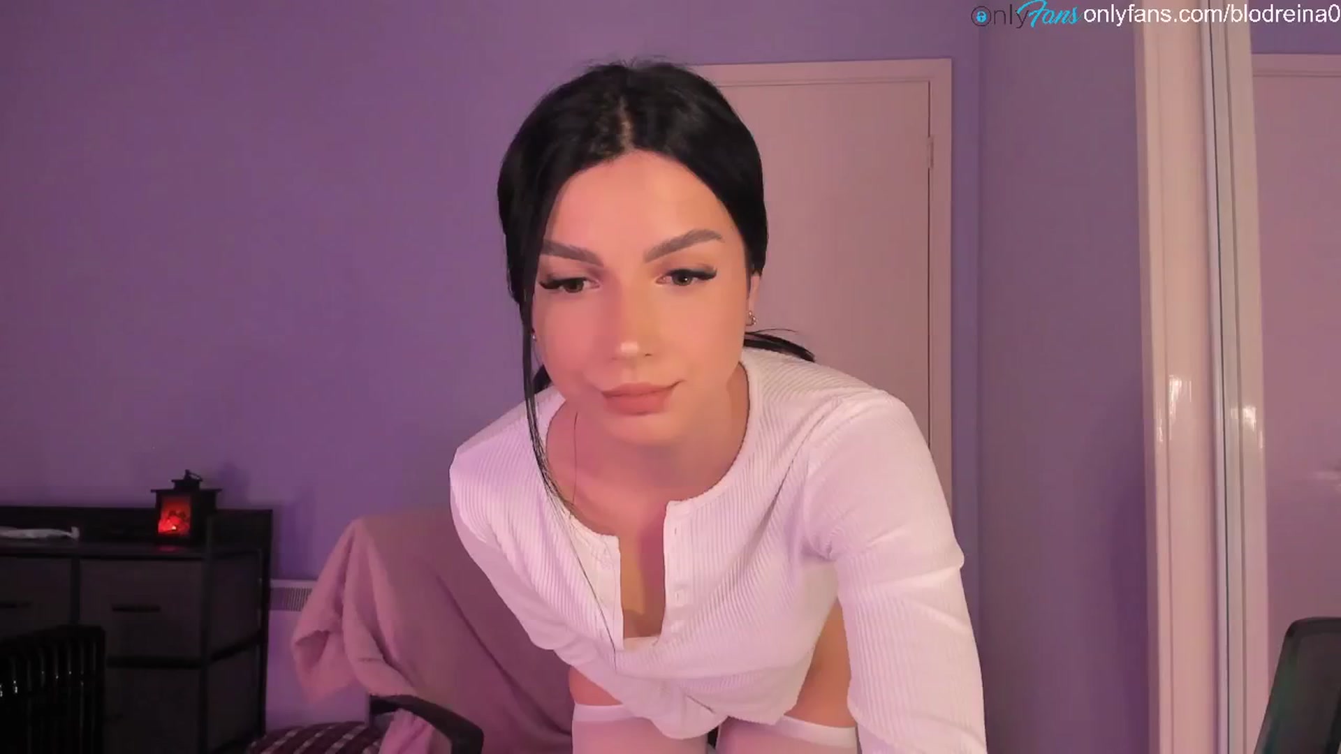 Gallery image thumbnail from Blodreina's myfreecams stream on, 12/21/2024, 24:01 image 8 of 20