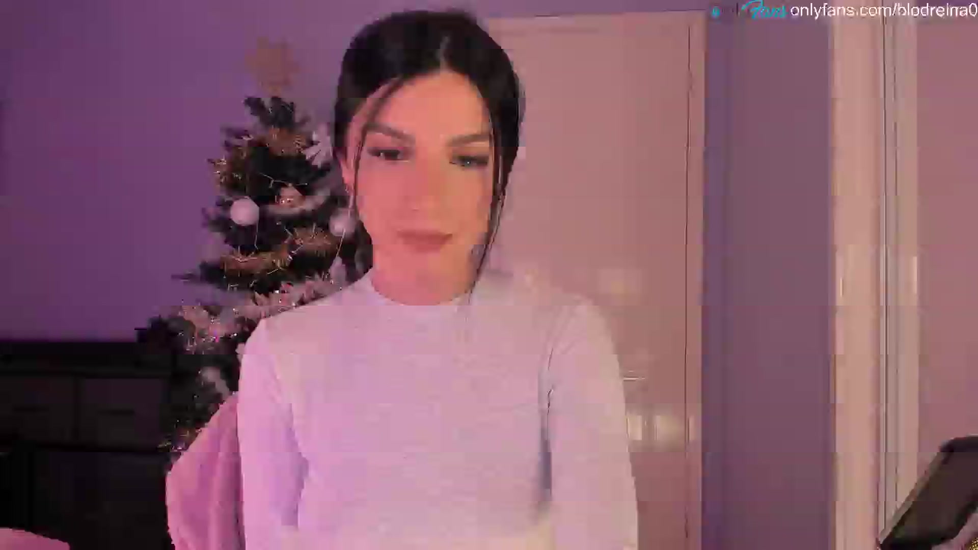 Gallery image thumbnail from Blodreina's myfreecams stream on, 12/29/2024, 24:01 image 3 of 20