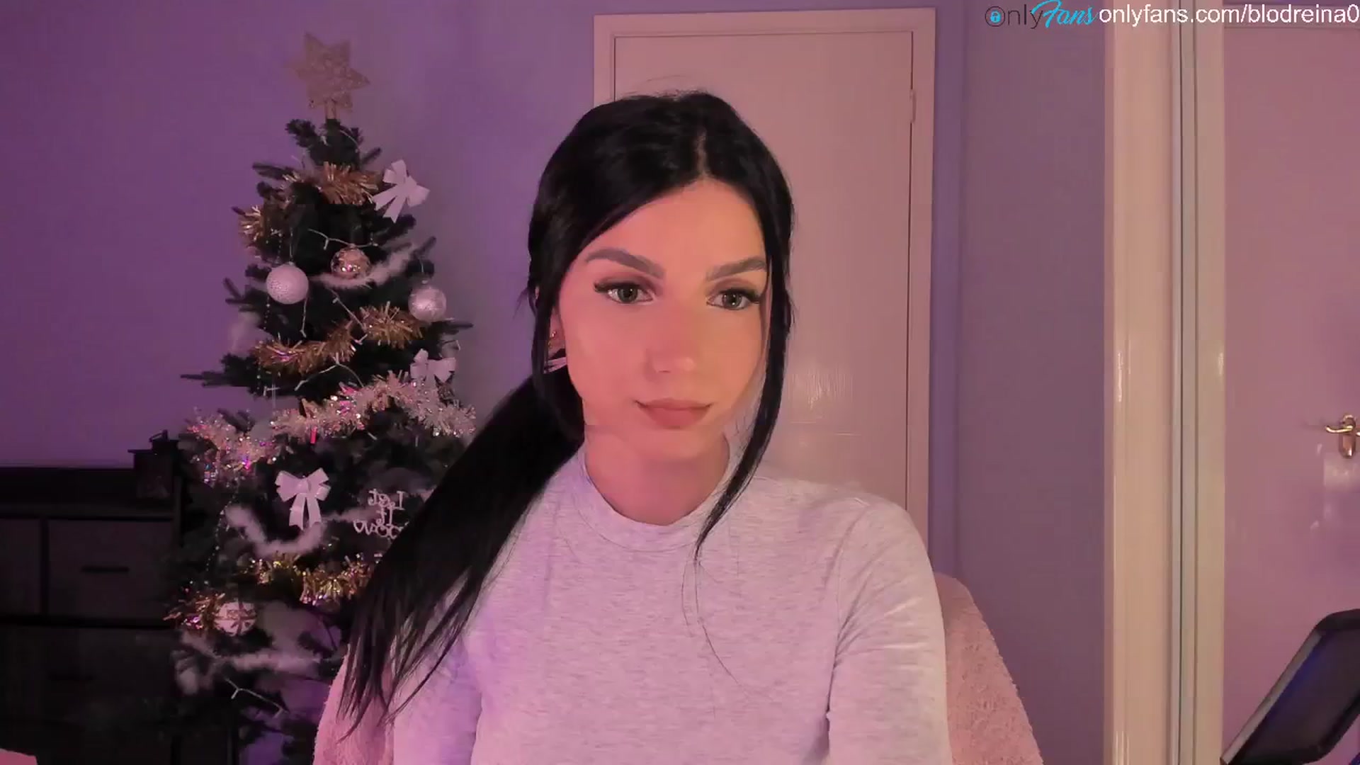 Gallery image thumbnail from Blodreina's myfreecams stream on, 12/29/2024, 03:10 image 6 of 20