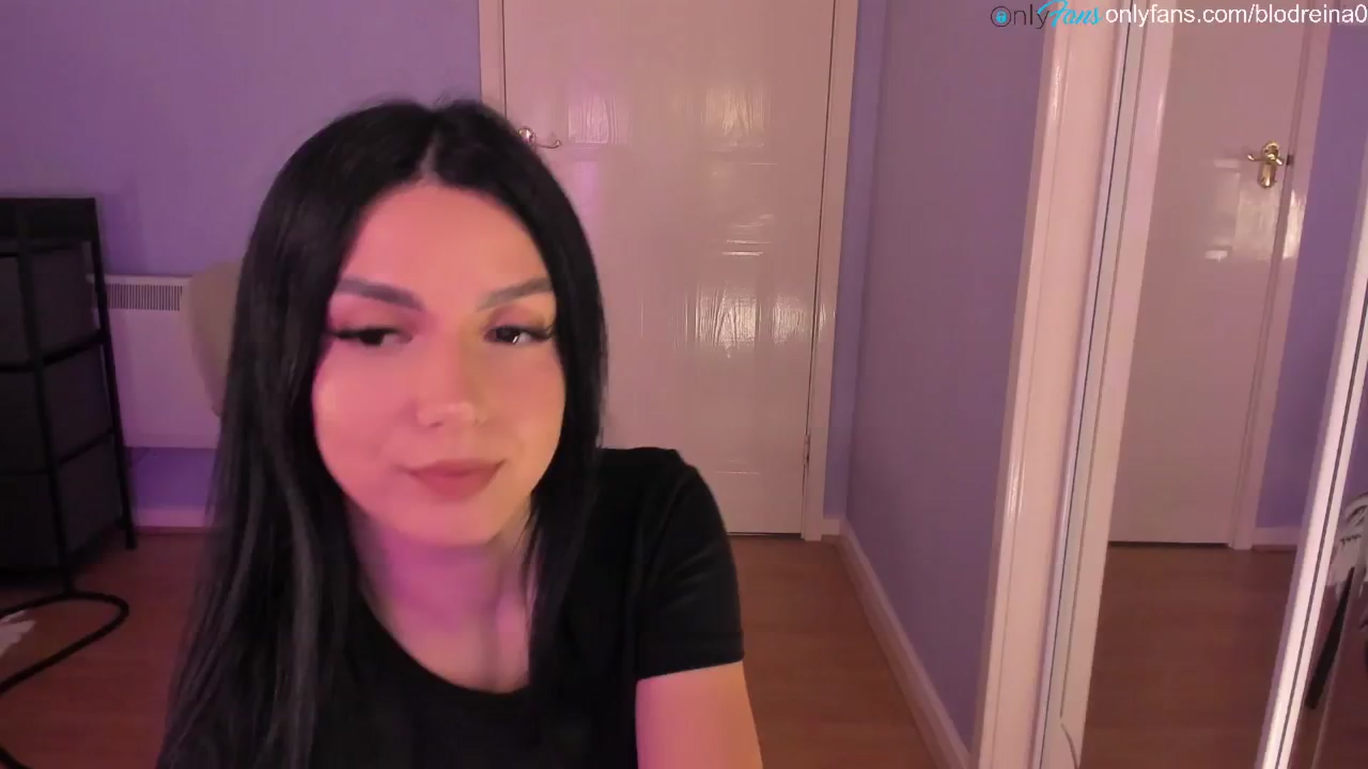 Gallery image thumbnail from Blodreina's myfreecams stream on, 01/05/2025, 04:27 image 7 of 20