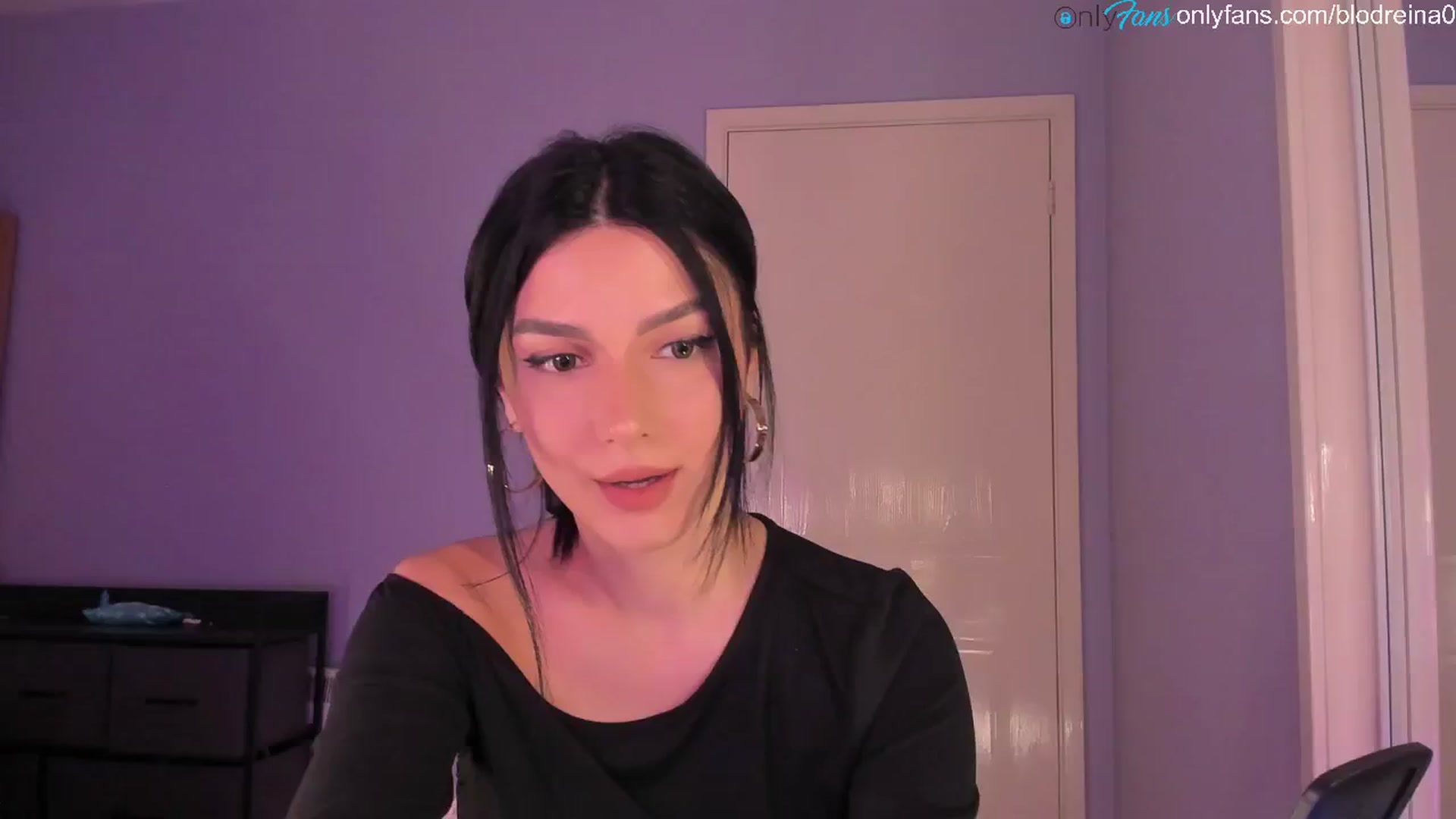 Gallery image thumbnail from Blodreina's myfreecams stream on, 01/19/2025, 23:51 image 9 of 20