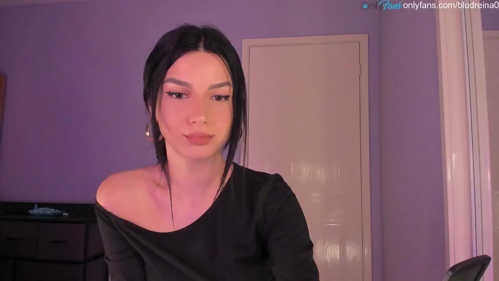 Gallery image thumbnail from Blodreina's myfreecams stream on, 01/19/2025, 23:51 image 6 of 20