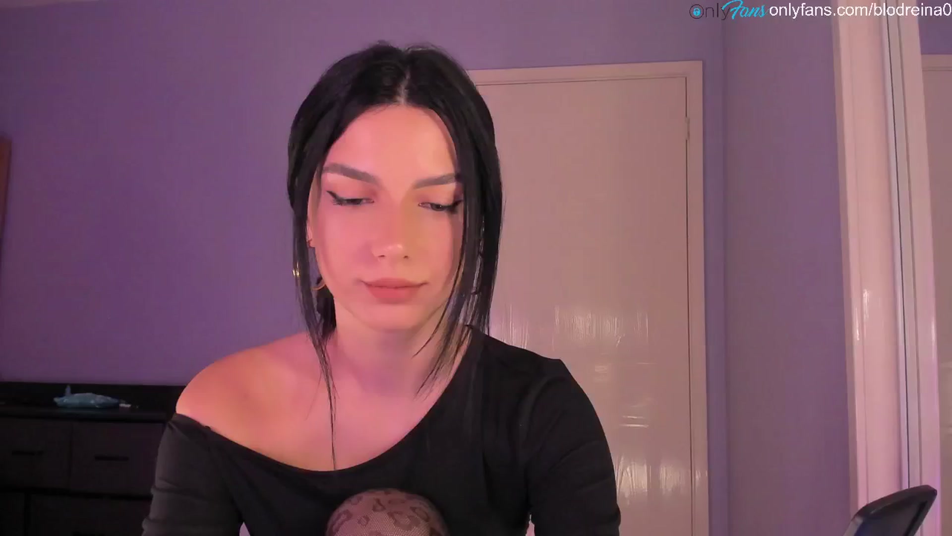 Gallery image thumbnail from Blodreina's myfreecams stream on, 01/19/2025, 23:51 image 18 of 20