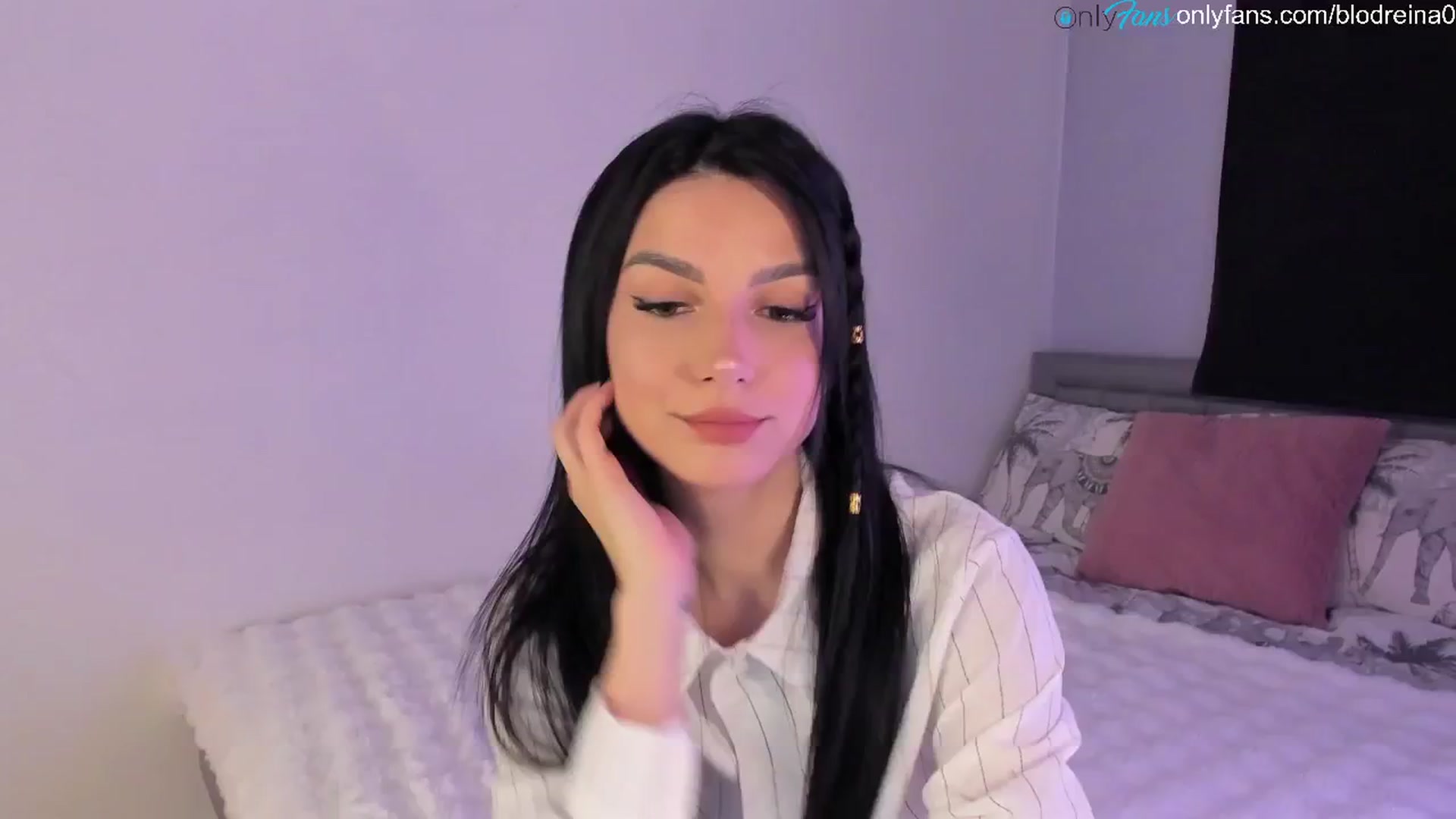 Gallery image thumbnail from Blodreina's myfreecams stream on, 03/04/2025, 23:52 image 15 of 20