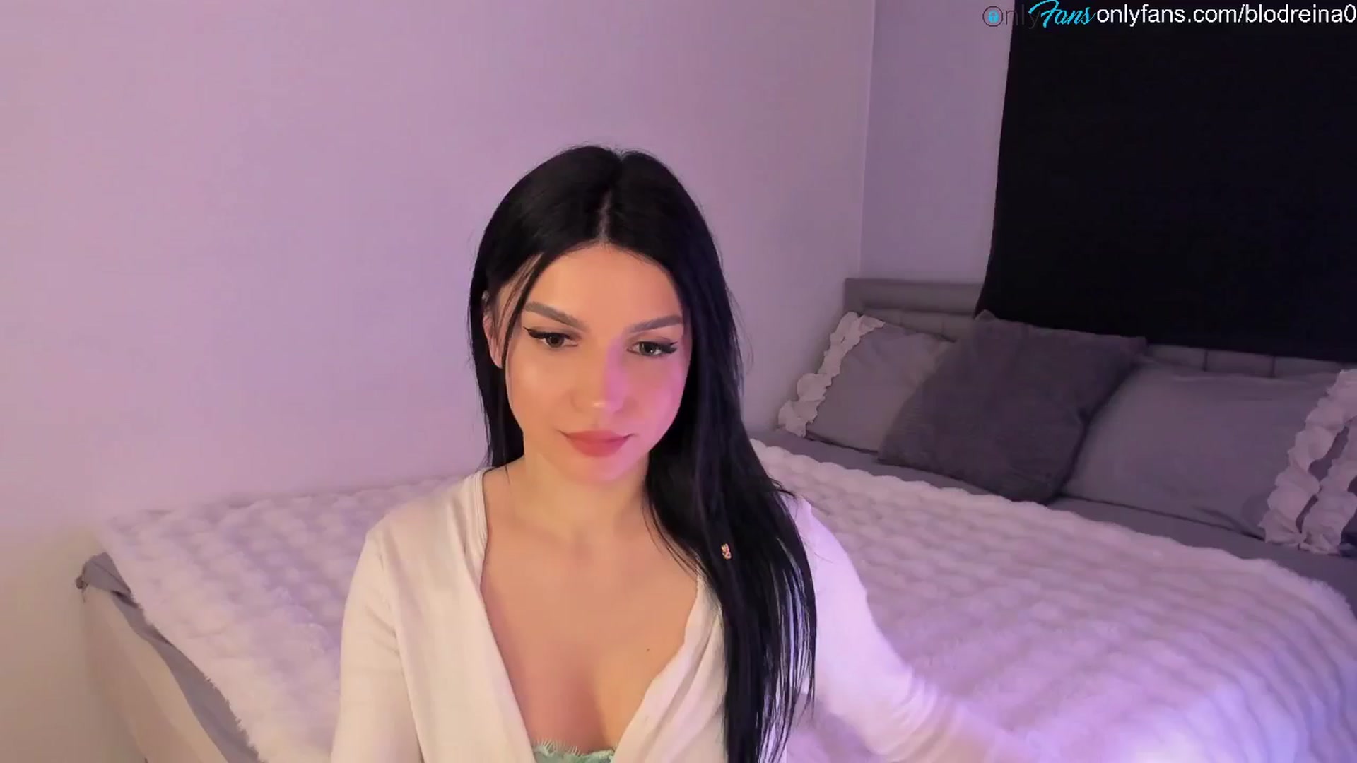 Gallery image thumbnail from Blodreina's myfreecams stream on, 03/17/2025, 24:20 image 6 of 20