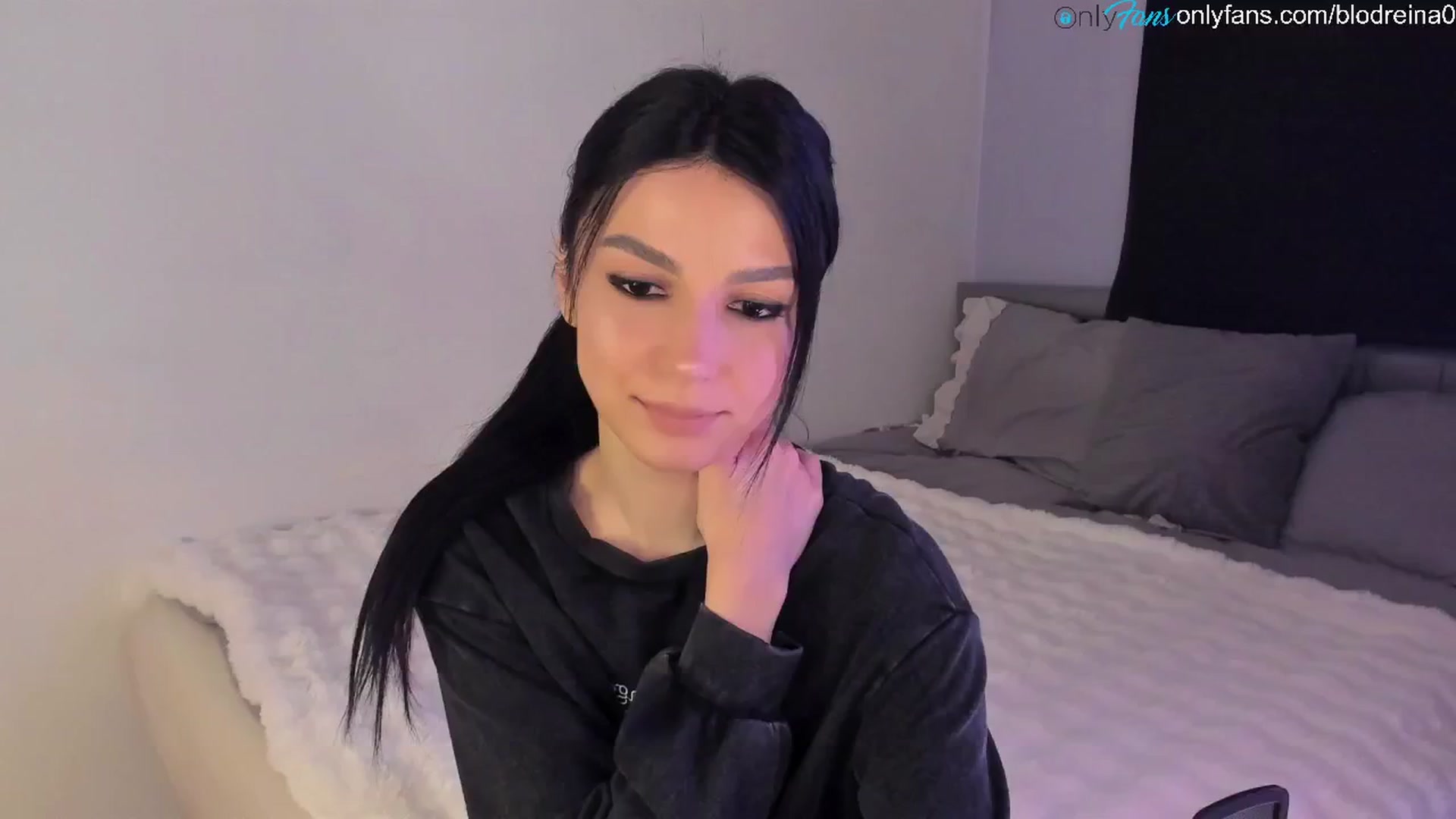 Gallery image thumbnail from Blodreina's myfreecams stream on, 03/30/2025, 23:05 image 12 of 20
