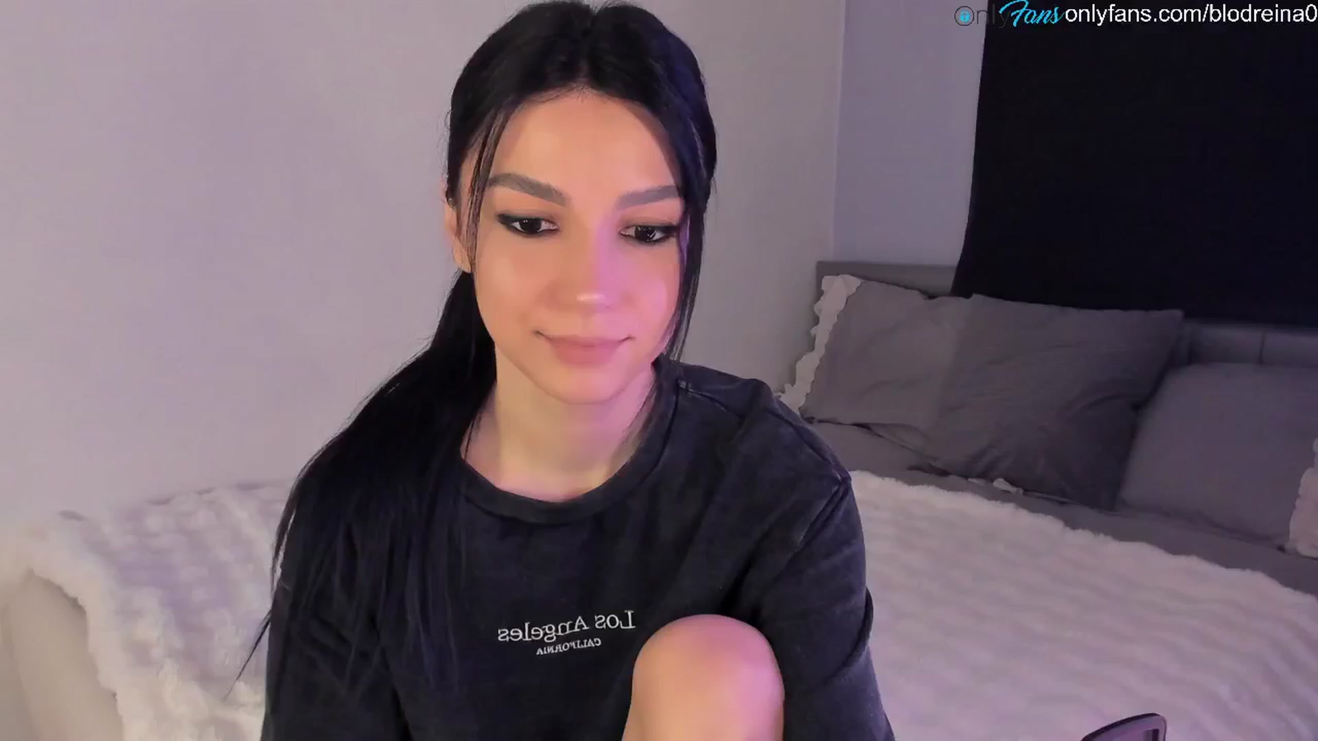 Gallery image thumbnail from Blodreina's myfreecams stream on, 03/30/2025, 23:05 image 17 of 20