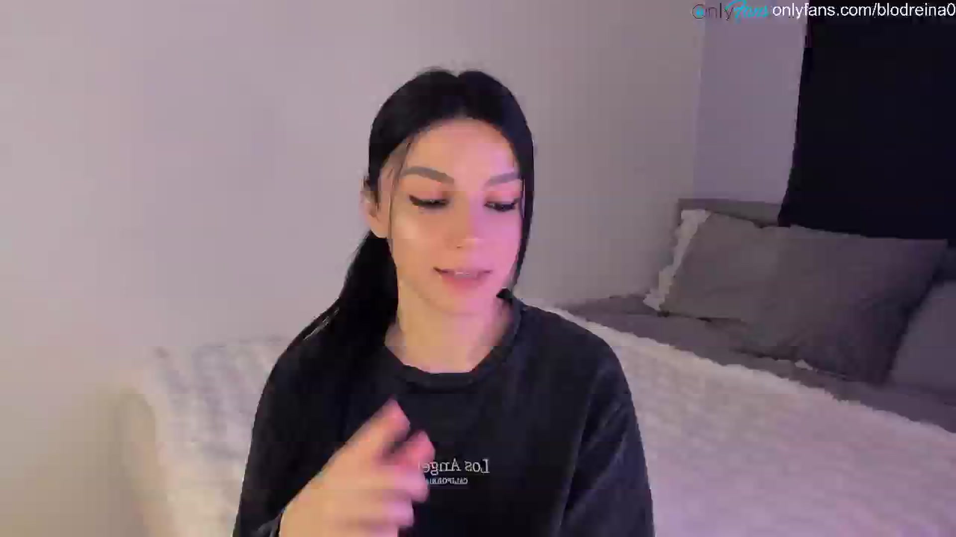 Gallery image thumbnail from Blodreina's myfreecams stream on, 03/31/2025, 01:18 image 2 of 20