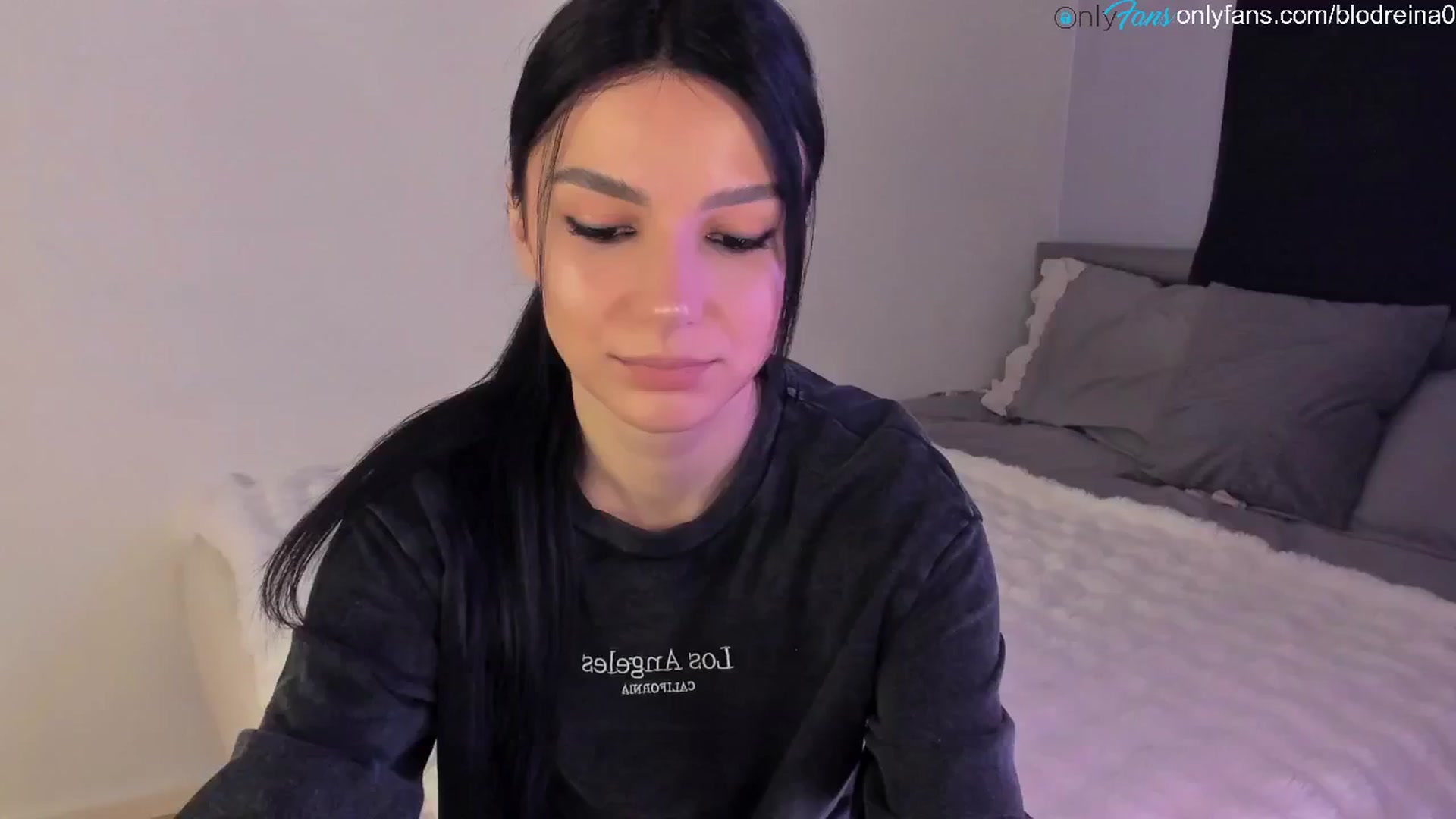 Gallery image thumbnail from Blodreina's myfreecams stream on, 03/31/2025, 01:18 image 12 of 20
