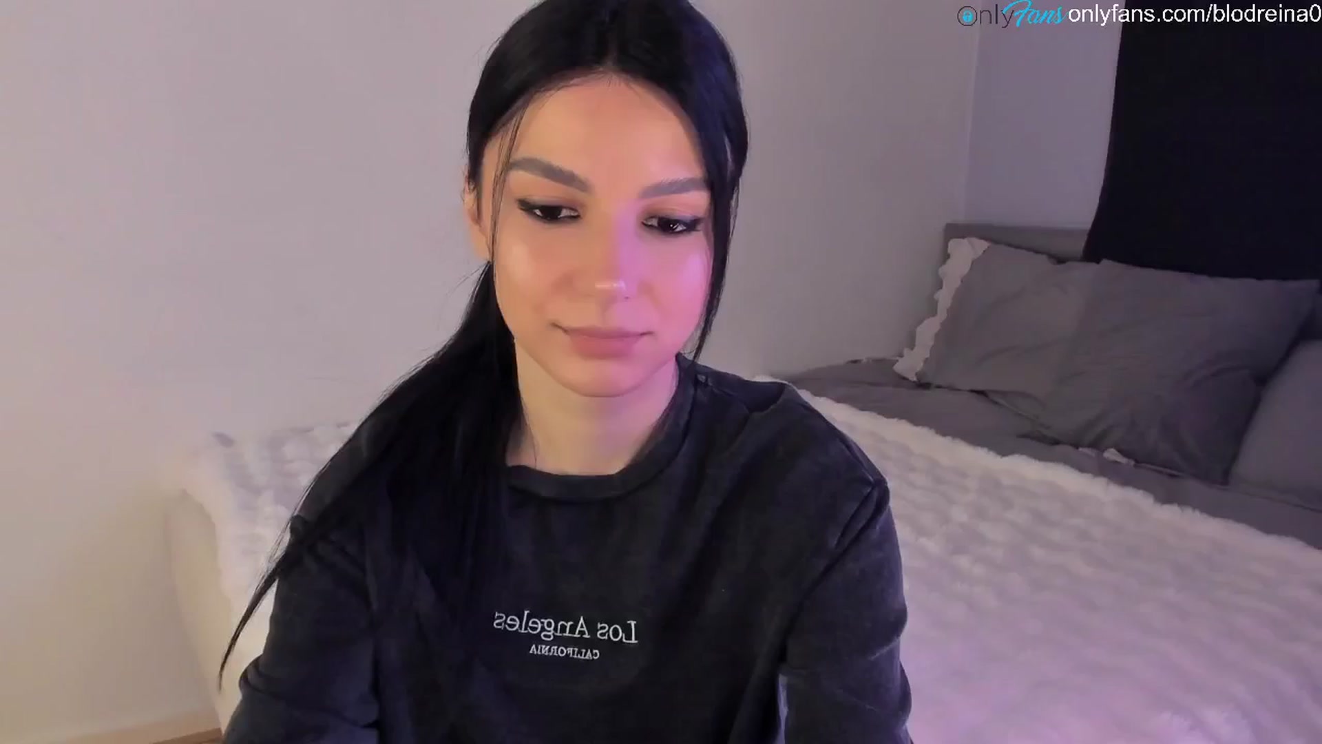 Gallery image thumbnail from Blodreina's myfreecams stream on, 03/31/2025, 01:18 image 13 of 20