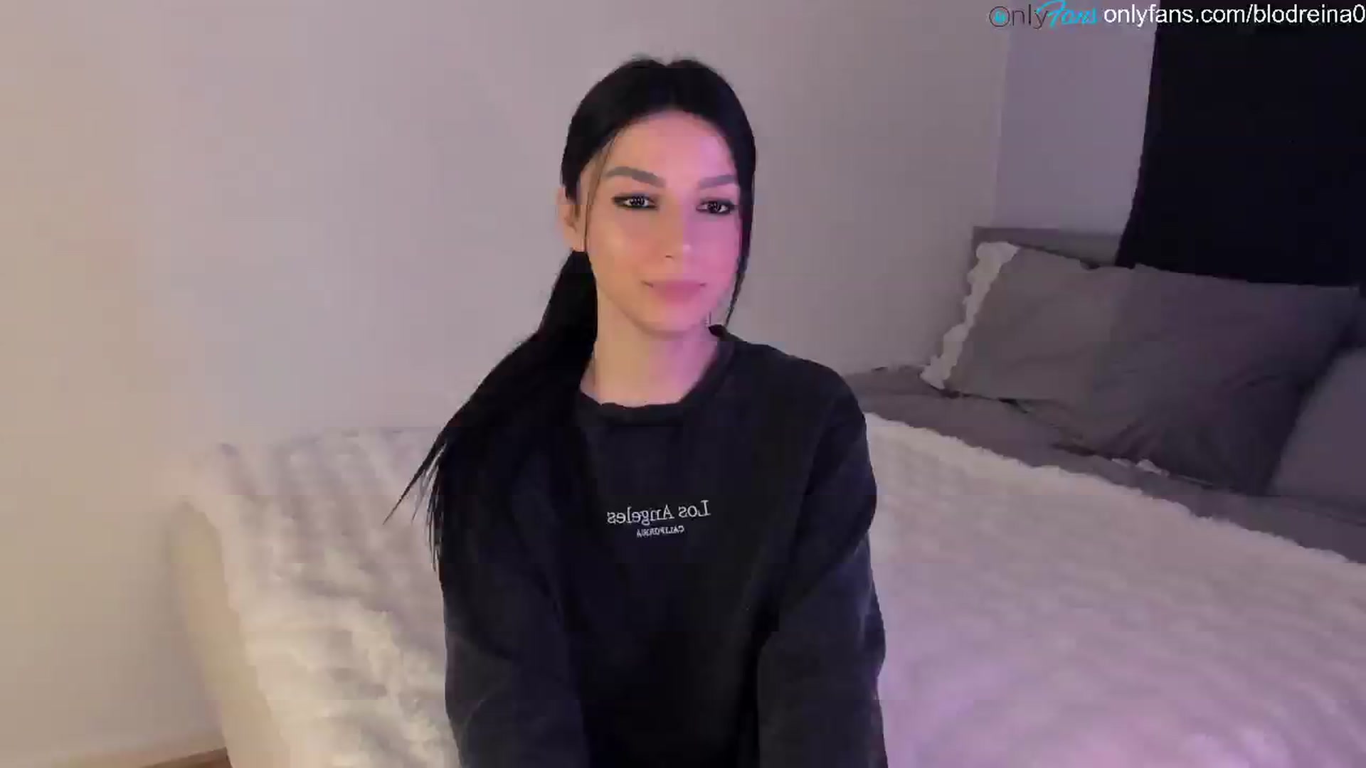 Gallery image thumbnail from Blodreina's myfreecams stream on, 03/31/2025, 01:18 image 9 of 20