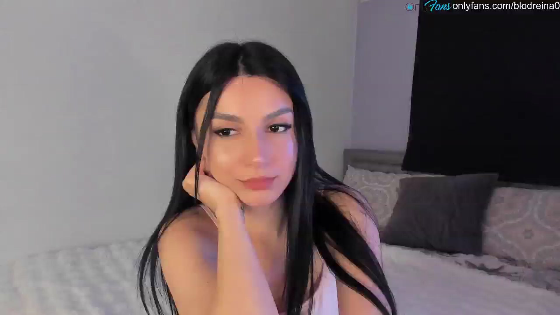 Gallery image thumbnail from Blodreina's myfreecams stream on, 04/12/2025, 24:05 image 1 of 20