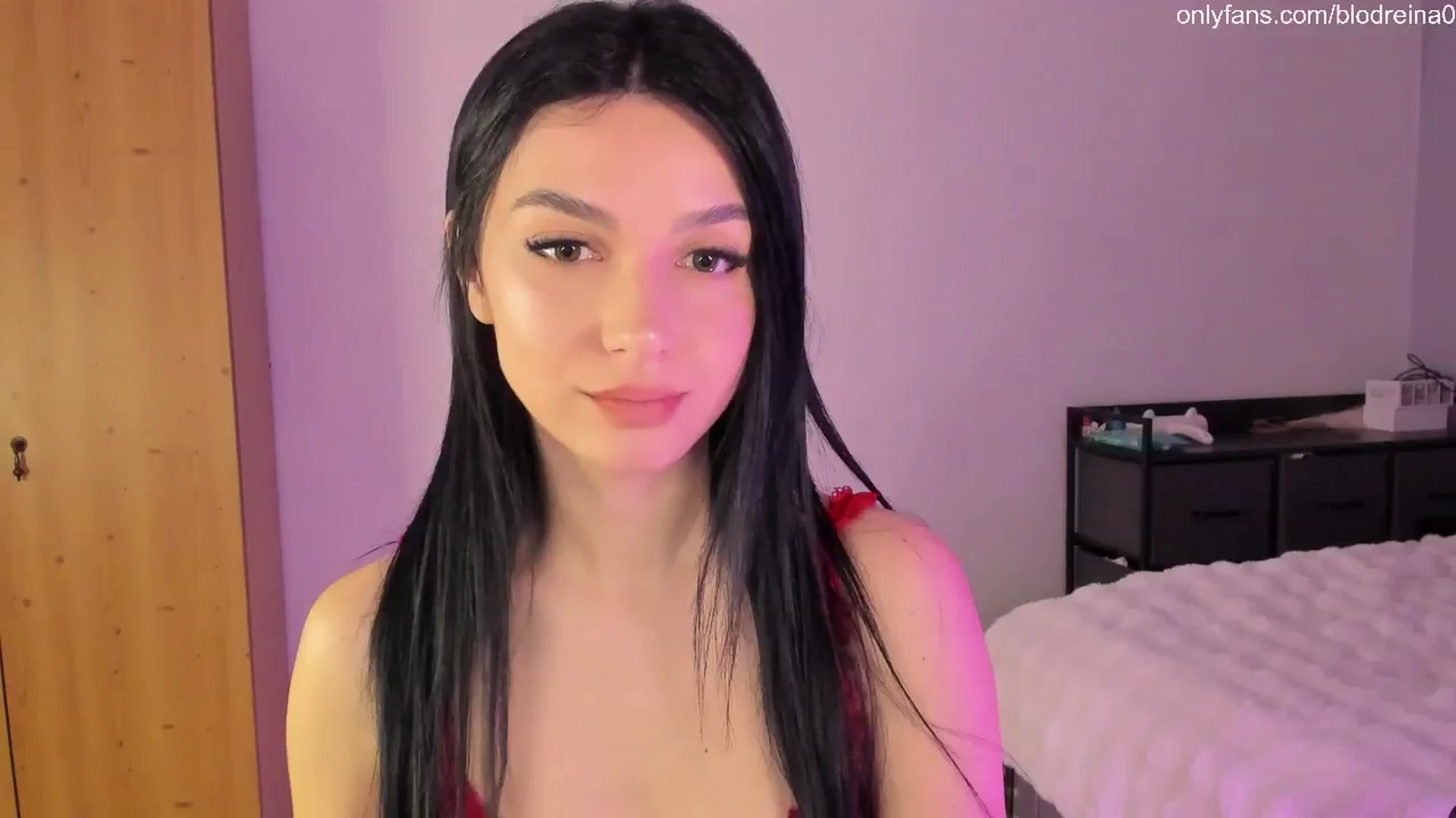Gallery image thumbnail from Blodreina's myfreecams stream on, 04/27/2025, 23:18 image 3 of 20