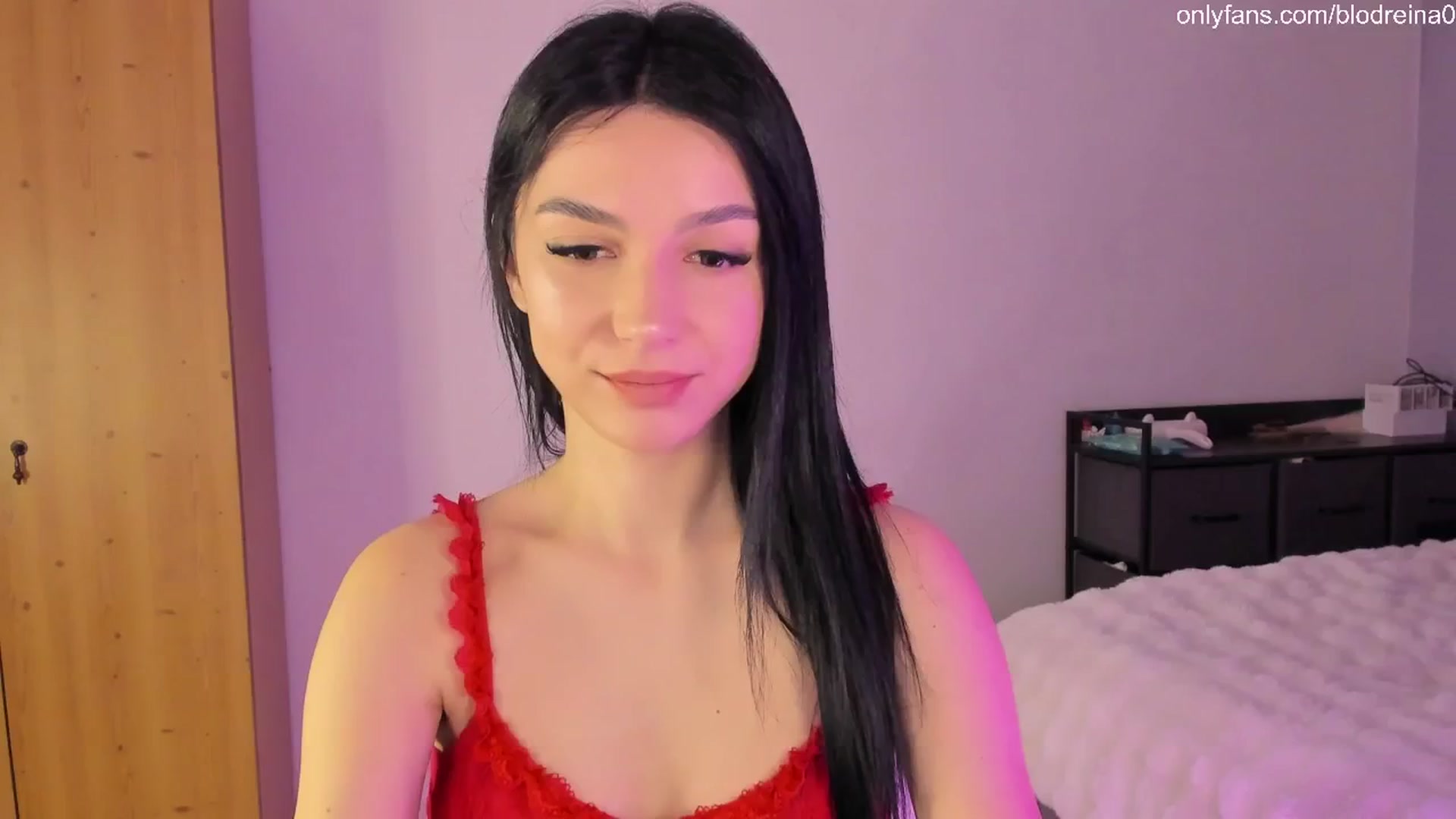 Gallery image thumbnail from Blodreina's myfreecams stream on, 04/27/2025, 23:18 image 4 of 20