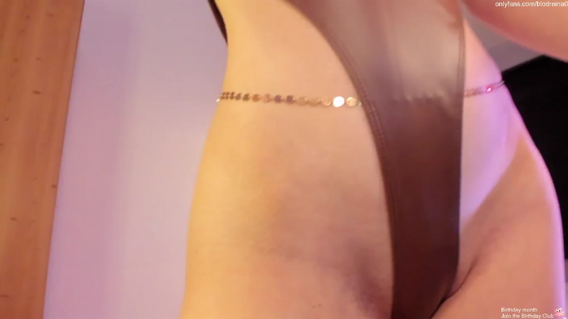 Gallery image thumbnail from Blodreina's myfreecams stream on, 05/24/2025, 23:04 image 1 of 20