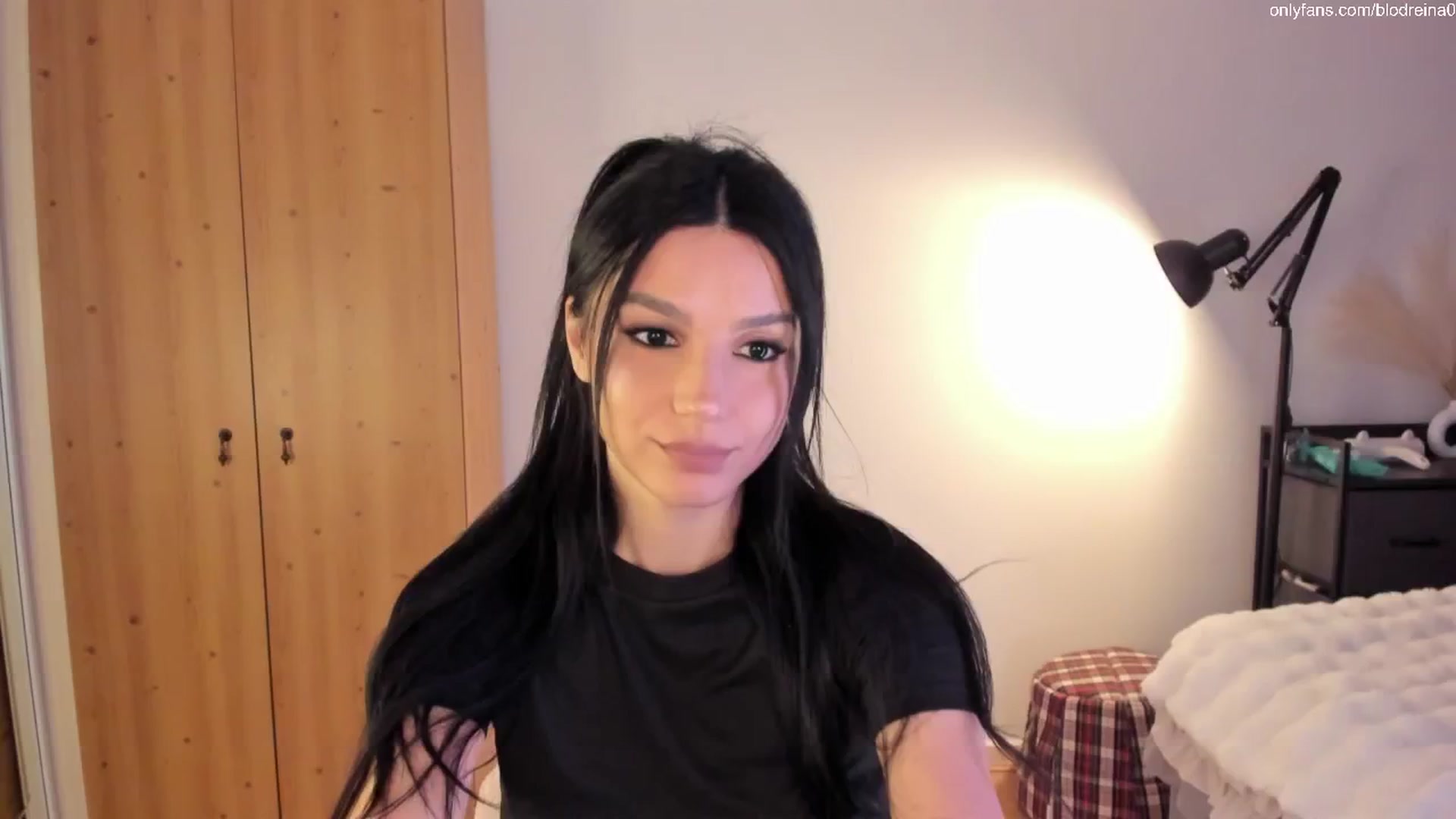 Gallery image thumbnail from Blodreina's myfreecams stream on, 06/01/2025, 23:06 image 4 of 20