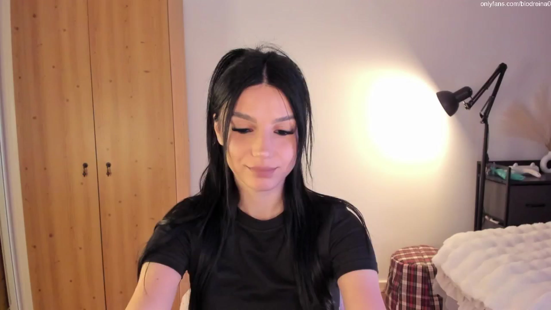 Gallery image thumbnail from Blodreina's myfreecams stream on, 06/01/2025, 23:06 image 3 of 20