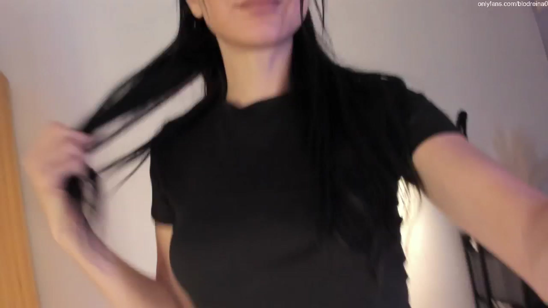 Gallery image thumbnail from Blodreina's myfreecams stream on, 06/01/2025, 23:06 image 15 of 20