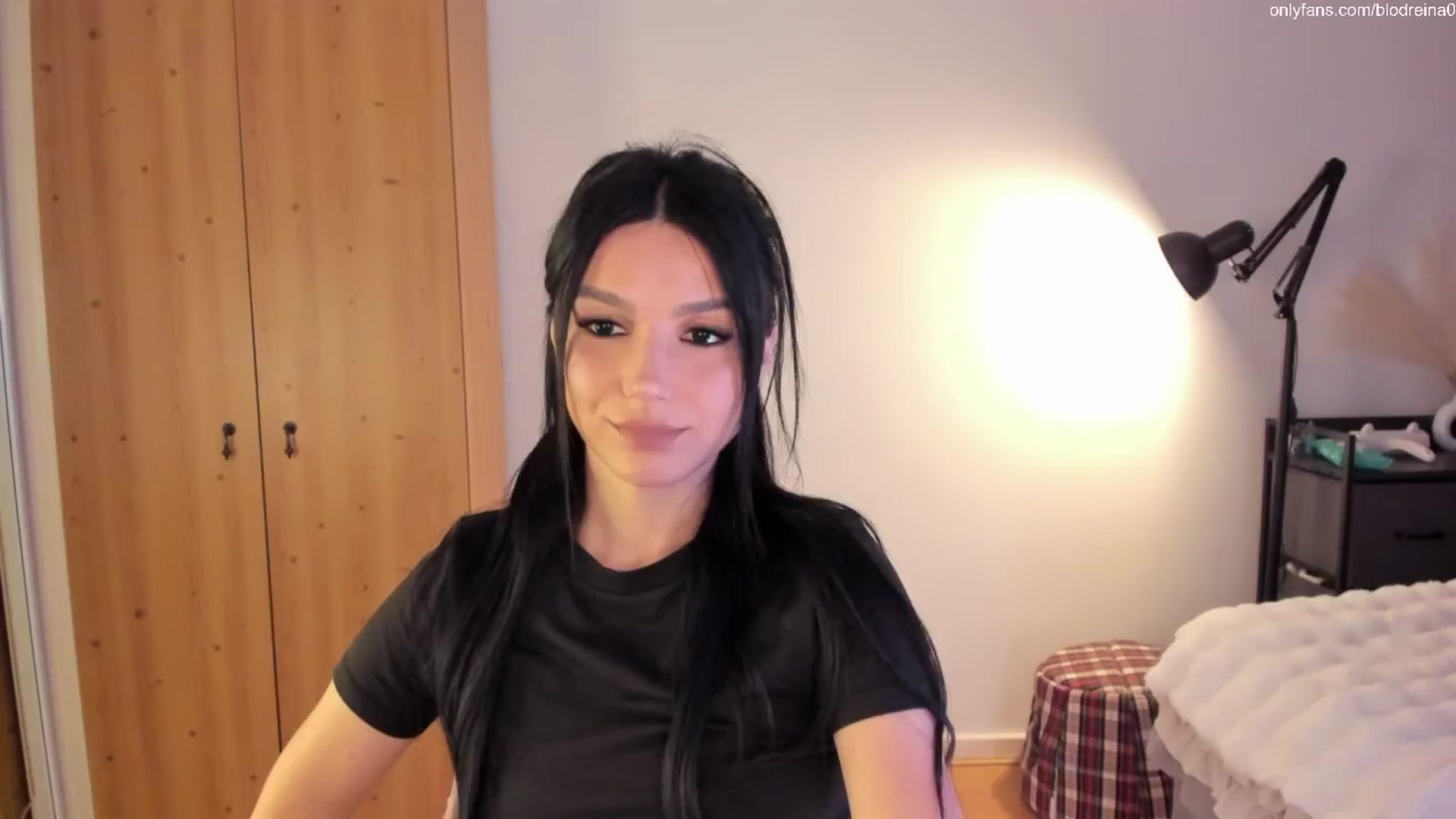 Gallery image thumbnail from Blodreina's myfreecams stream on, 06/01/2025, 23:06 image 12 of 20