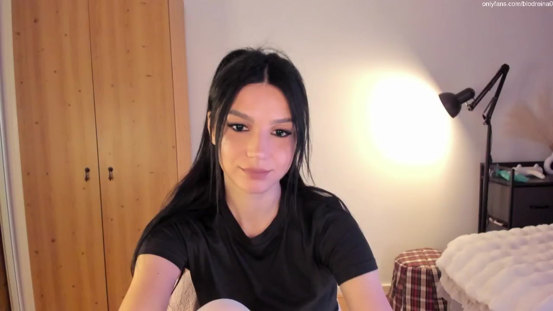 Gallery image thumbnail from Blodreina's myfreecams stream on, 06/02/2025, 24:03 image 1 of 20
