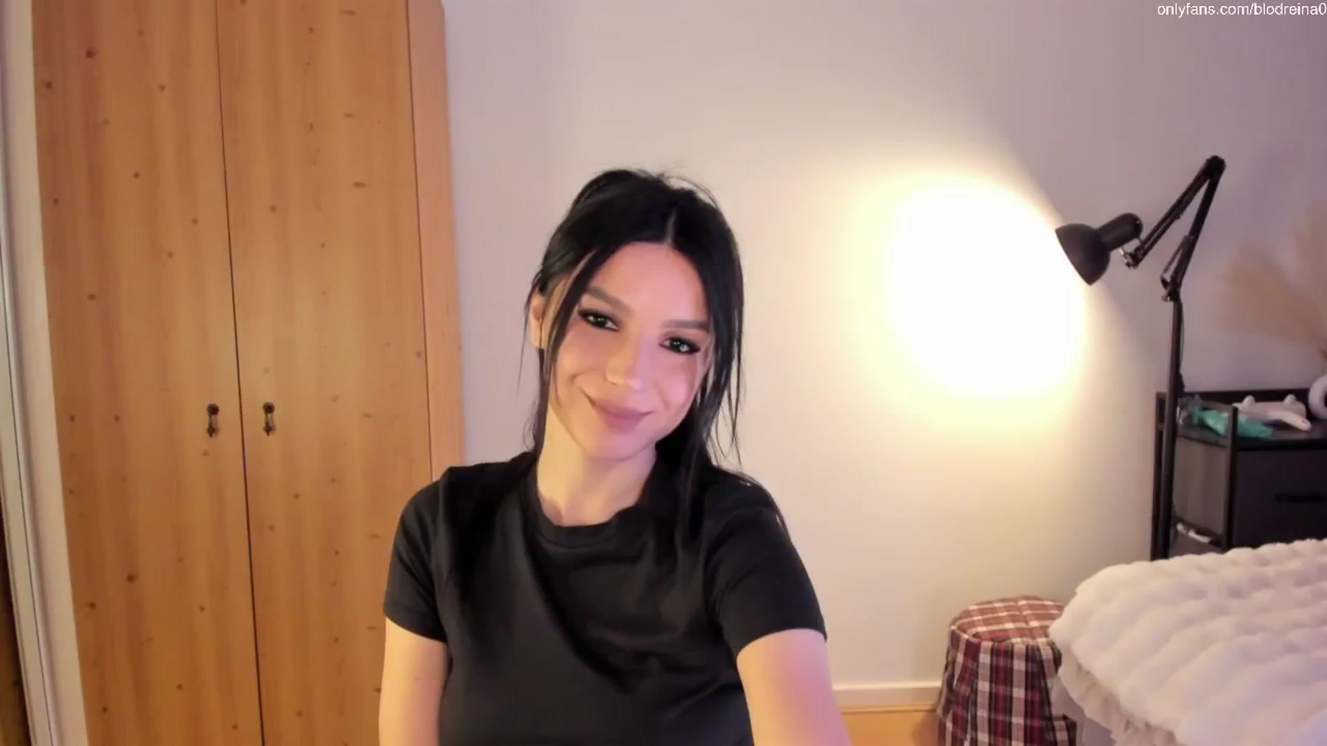 Gallery image thumbnail from Blodreina's myfreecams stream on, 06/02/2025, 24:03 image 3 of 20