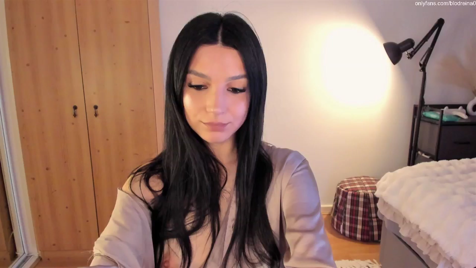 Gallery image thumbnail from Blodreina's myfreecams stream on, 06/02/2025, 02:11 image 6 of 20