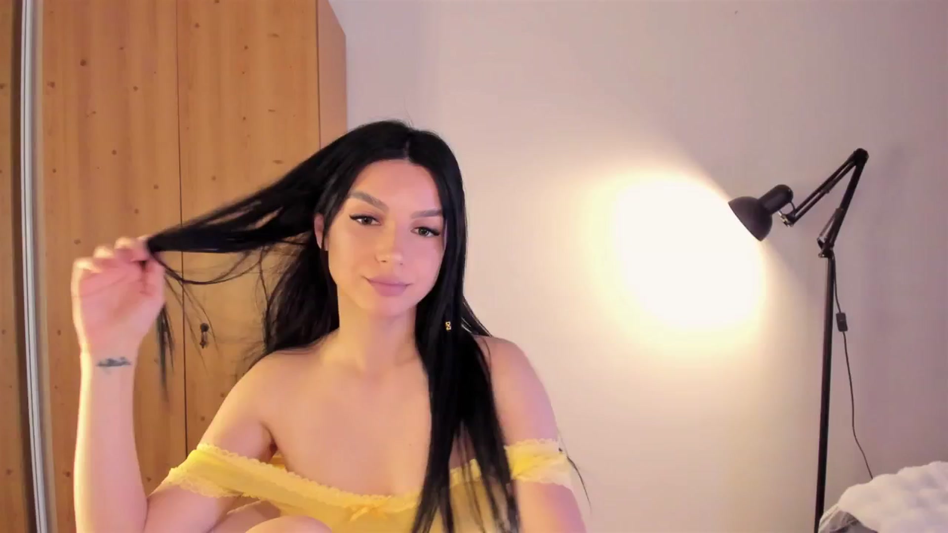 Gallery image thumbnail from Blodreina's myfreecams stream on, 06/20/2025, 24:02 image 18 of 20