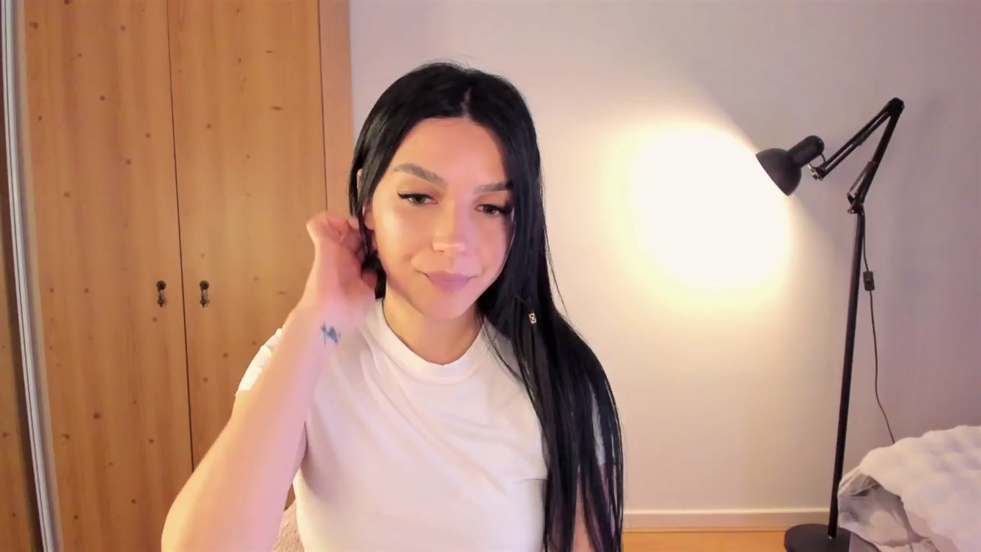 Gallery image thumbnail from Blodreina's myfreecams stream on, 06/20/2025, 24:02 image 14 of 20