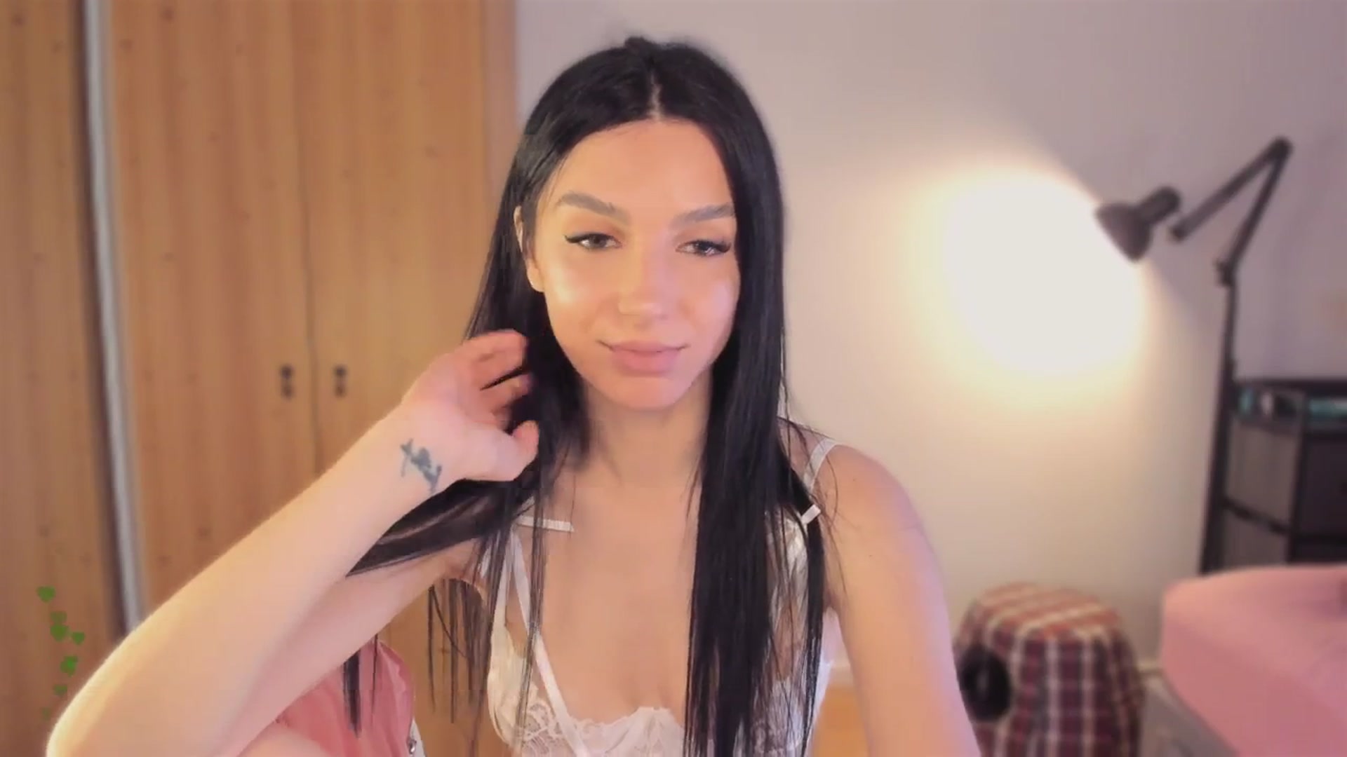Gallery image thumbnail from Blodreina's myfreecams stream on, 06/26/2025, 24:02 image 13 of 20
