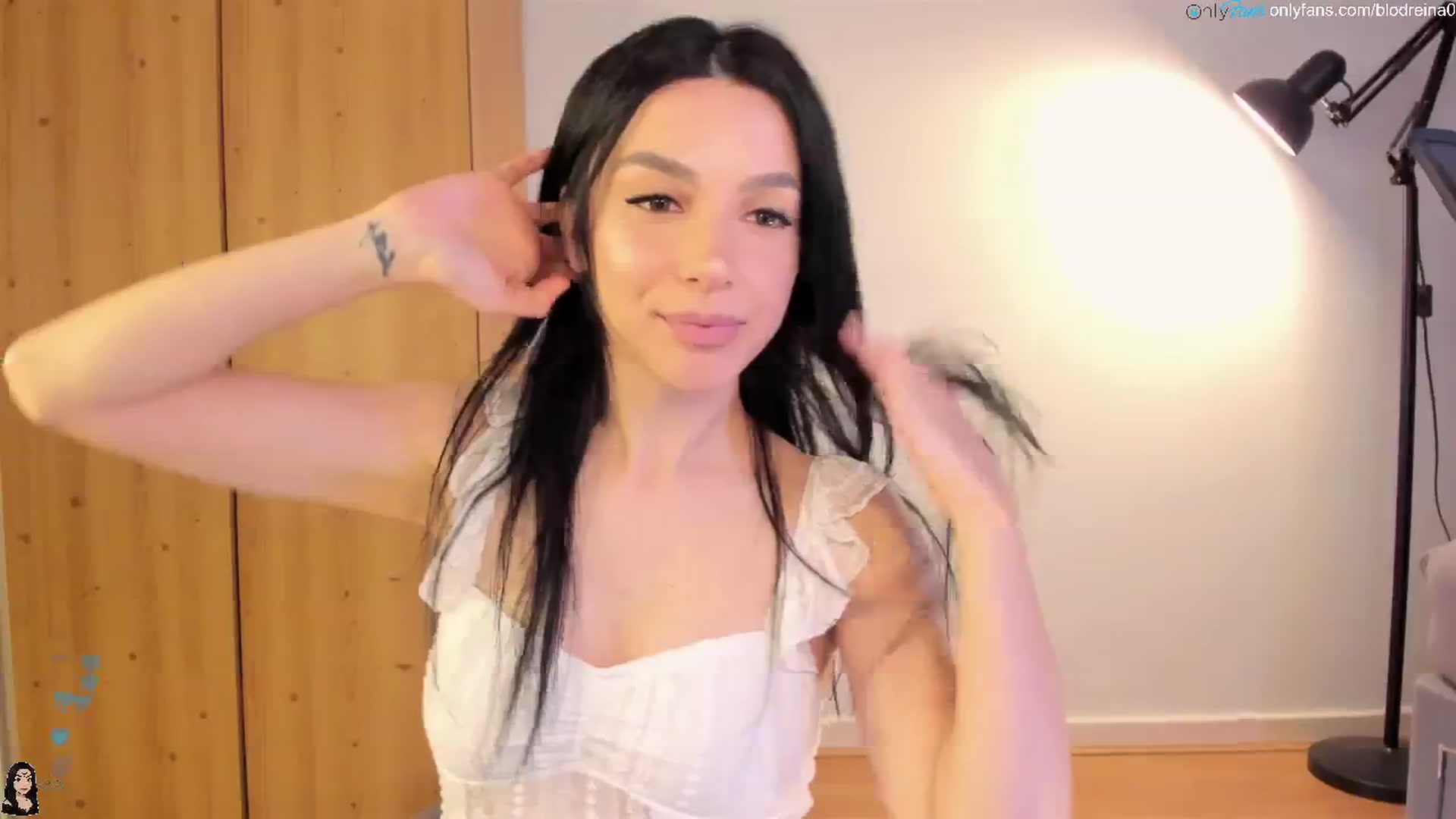 Gallery image thumbnail from Blodreina's myfreecams stream on, 08/07/2025, 24:03 image 6 of 20