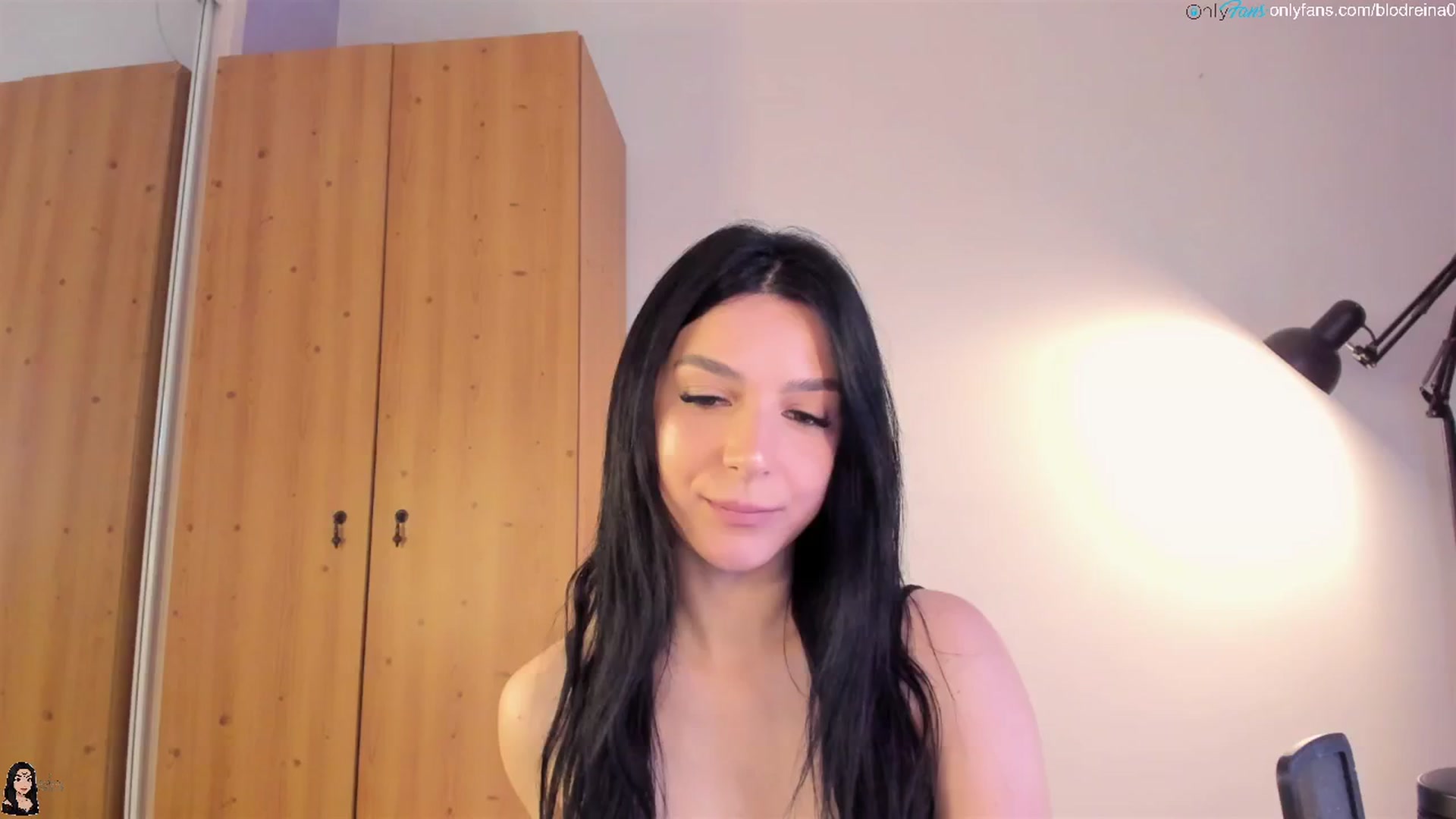 Gallery image thumbnail from Blodreina's myfreecams stream on, 08/11/2025, 24:53 image 12 of 20