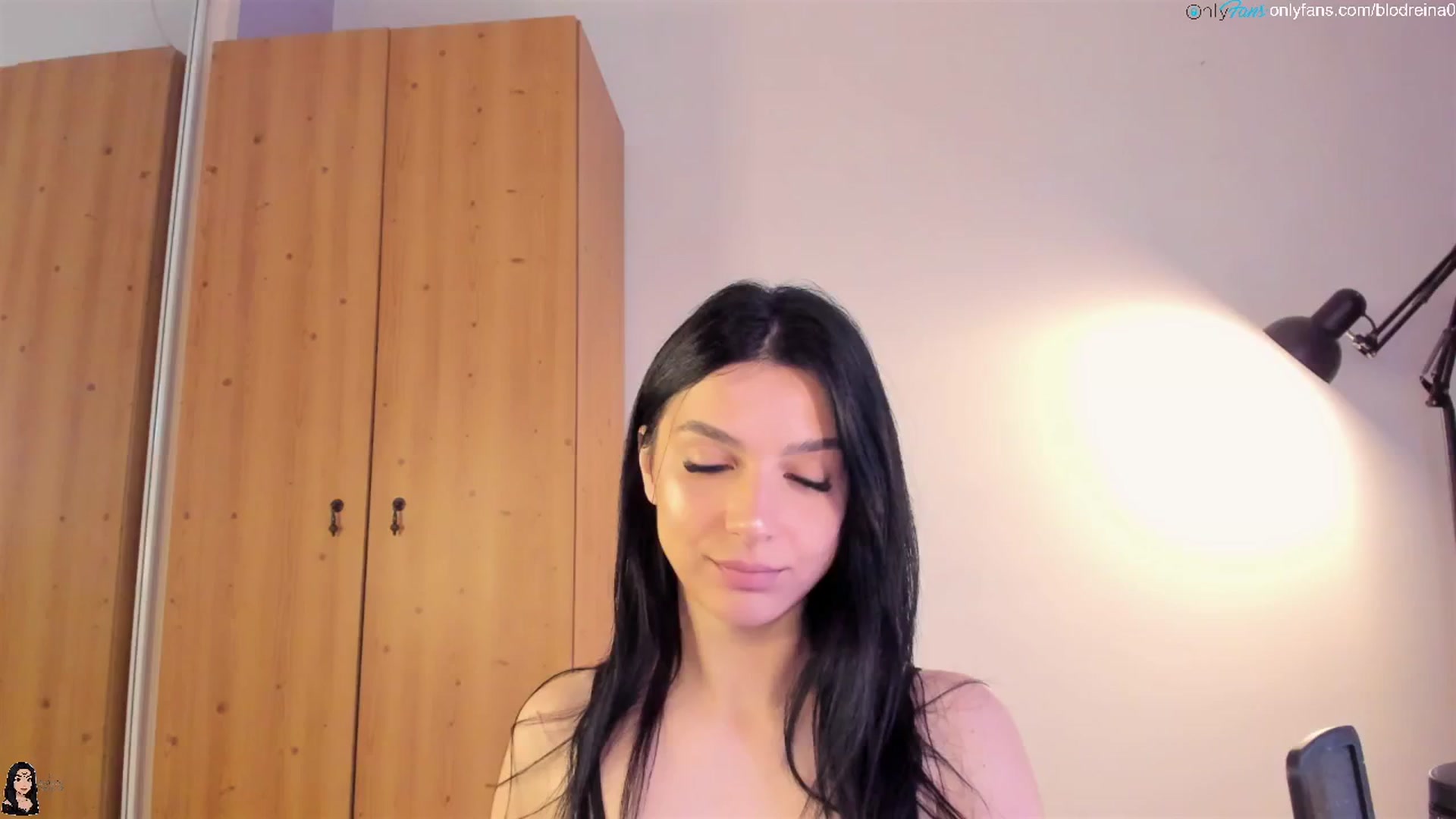 Gallery image thumbnail from Blodreina's myfreecams stream on, 08/11/2025, 24:53 image 18 of 20