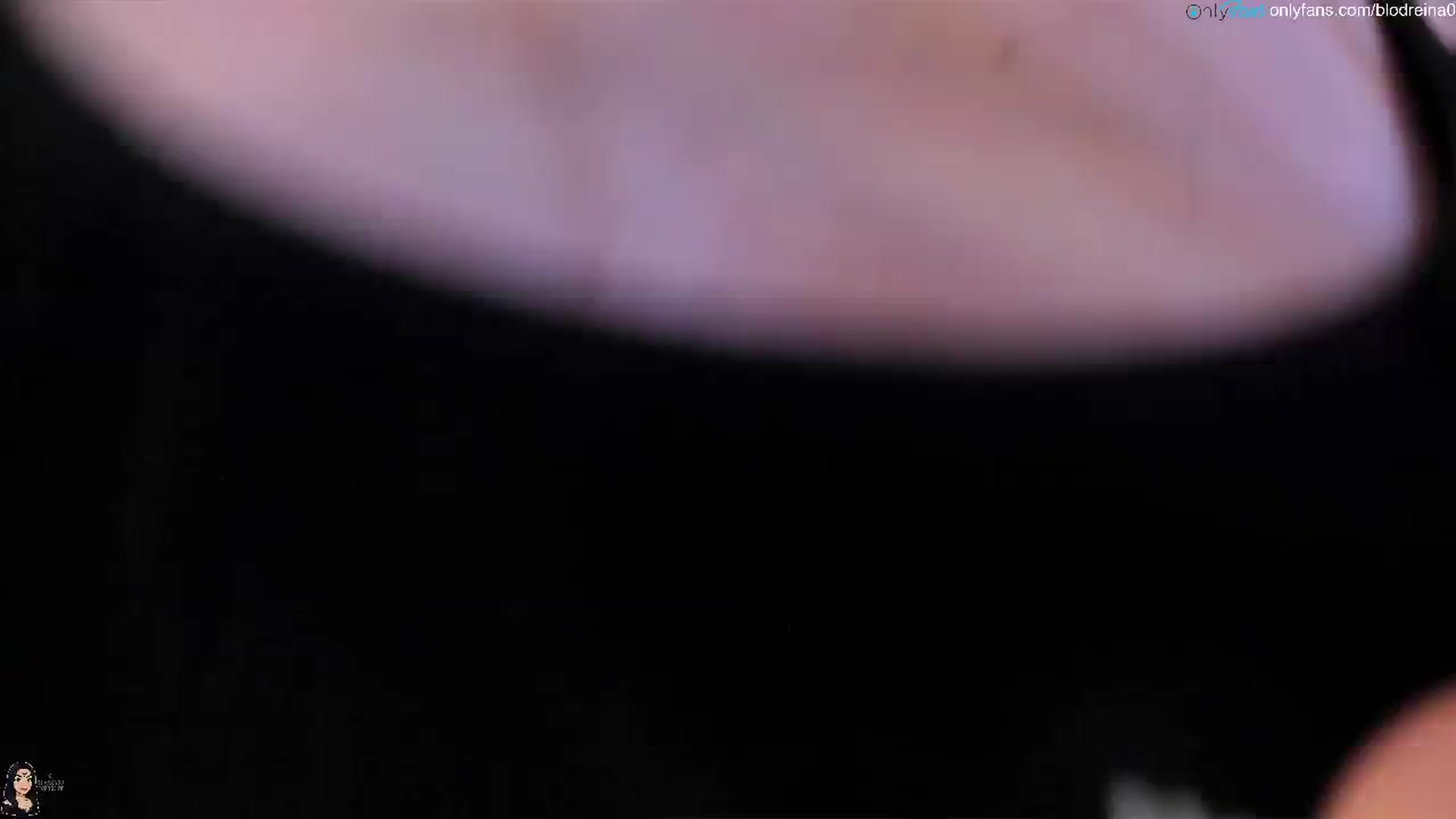 Gallery image thumbnail from Blodreina's myfreecams stream on, 08/11/2025, 24:53 image 7 of 20