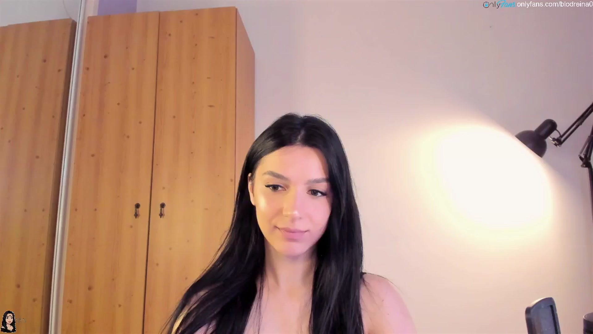 Gallery image thumbnail from Blodreina's myfreecams stream on, 08/11/2025, 24:53 image 17 of 20