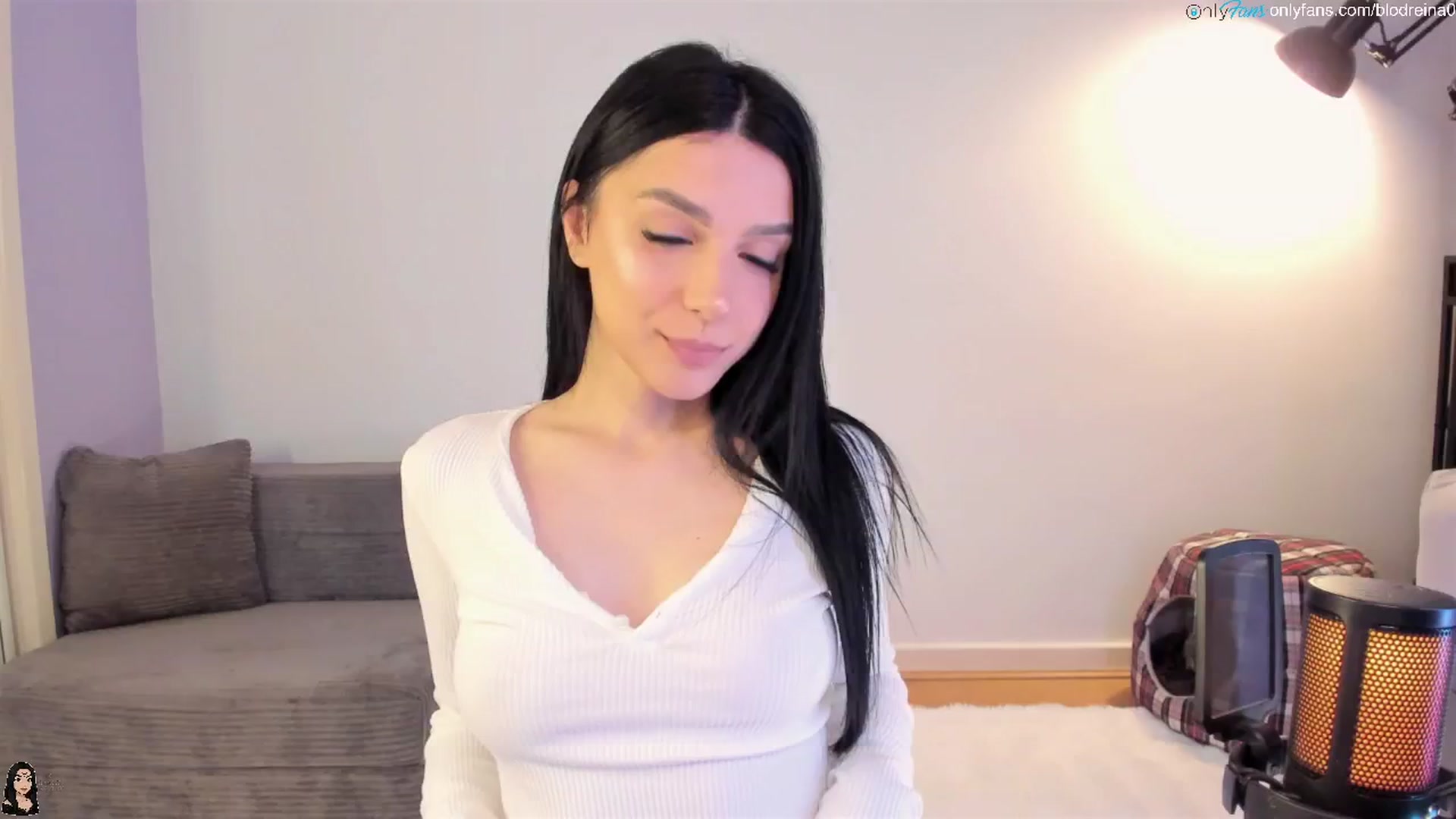 Gallery image thumbnail from Blodreina's myfreecams stream on, 08/22/2025, 04:03 image 1 of 20