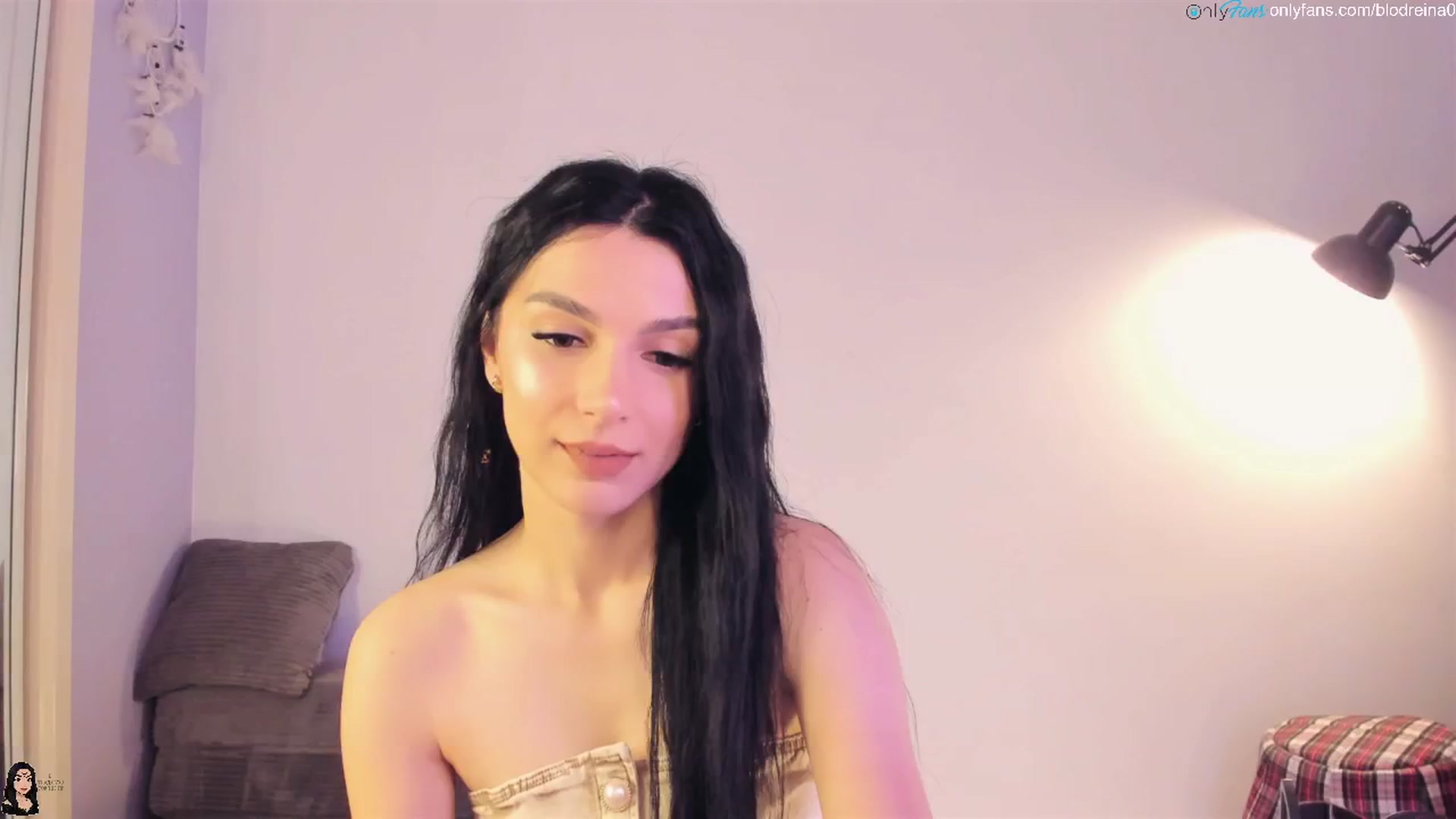 Gallery image thumbnail from Blodreina's myfreecams stream on, 09/19/2025, 24:04 image 10 of 20