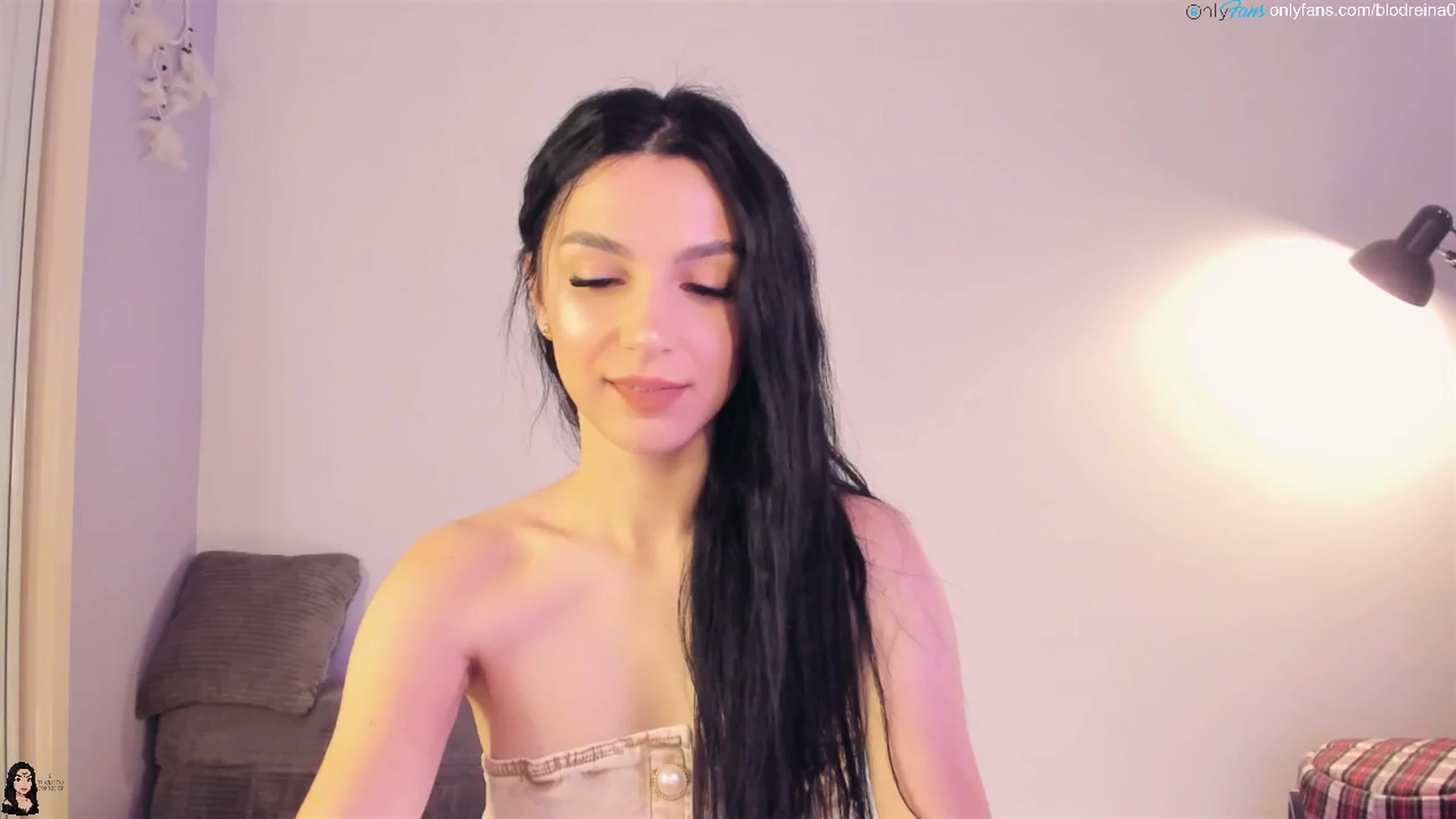 Gallery image thumbnail from Blodreina's myfreecams stream on, 09/19/2025, 24:04 image 3 of 20