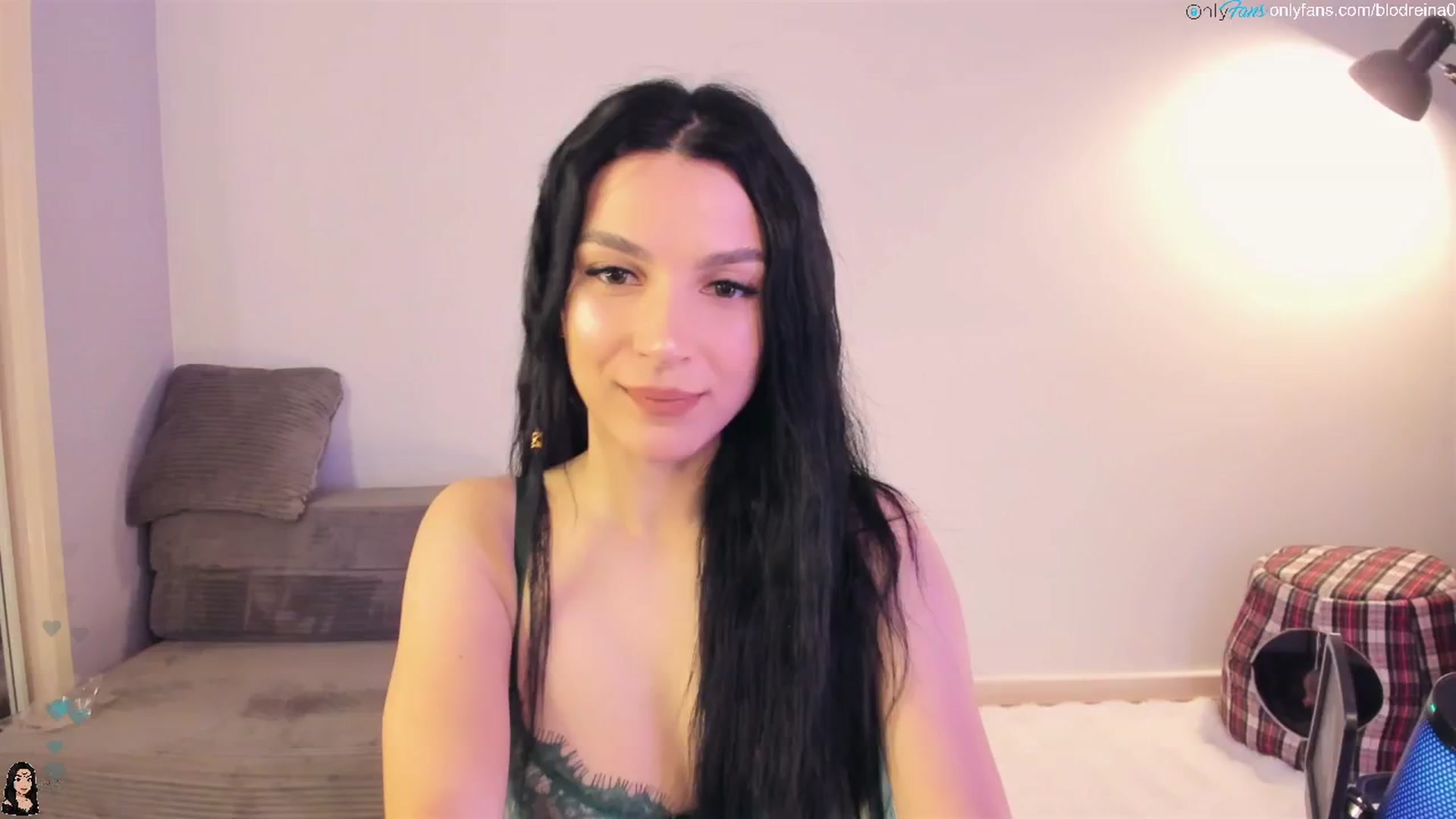 Gallery image thumbnail from Blodreina's myfreecams stream on, 09/19/2025, 24:04 image 12 of 20