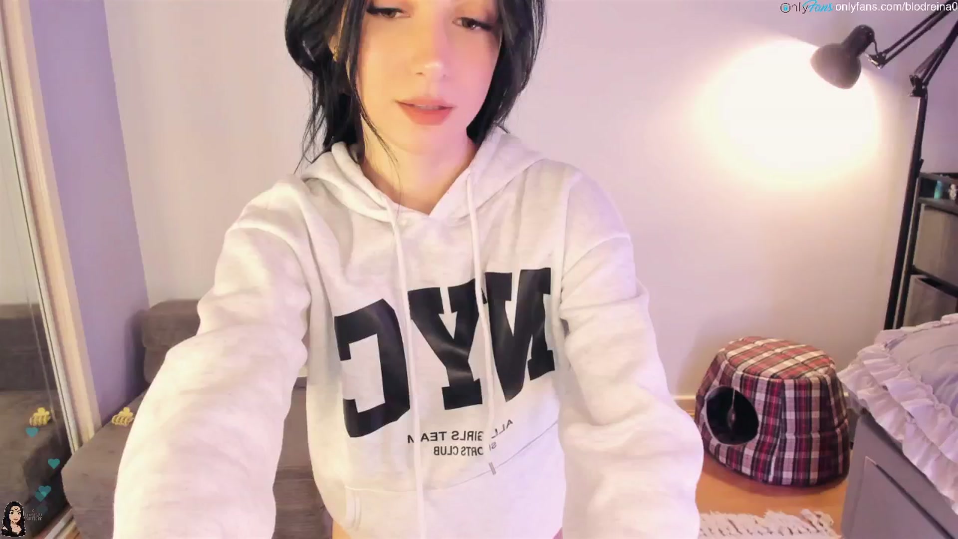 Gallery image thumbnail from Blodreina's myfreecams stream on, 10/06/2025, 24:01 image 3 of 20