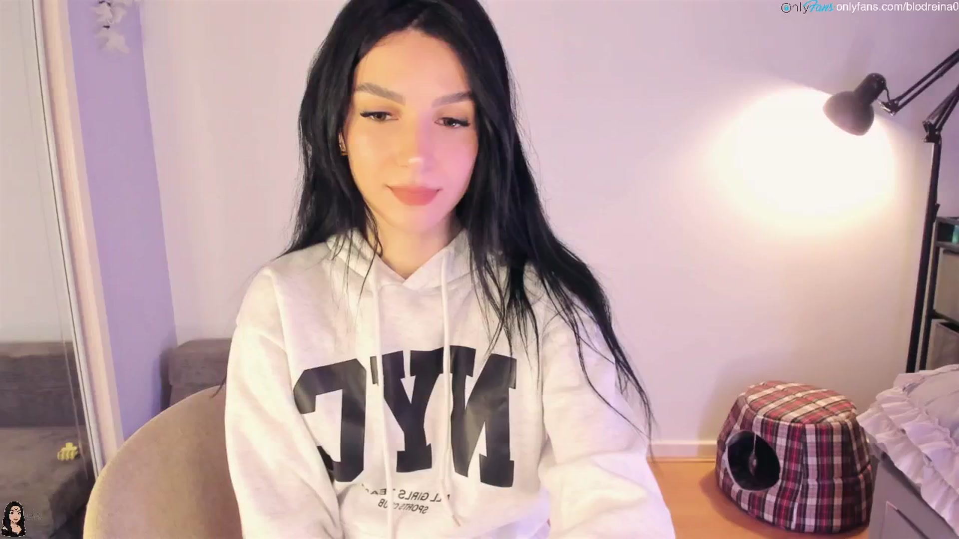 Gallery image thumbnail from Blodreina's myfreecams stream on, 10/06/2025, 24:01 image 11 of 20