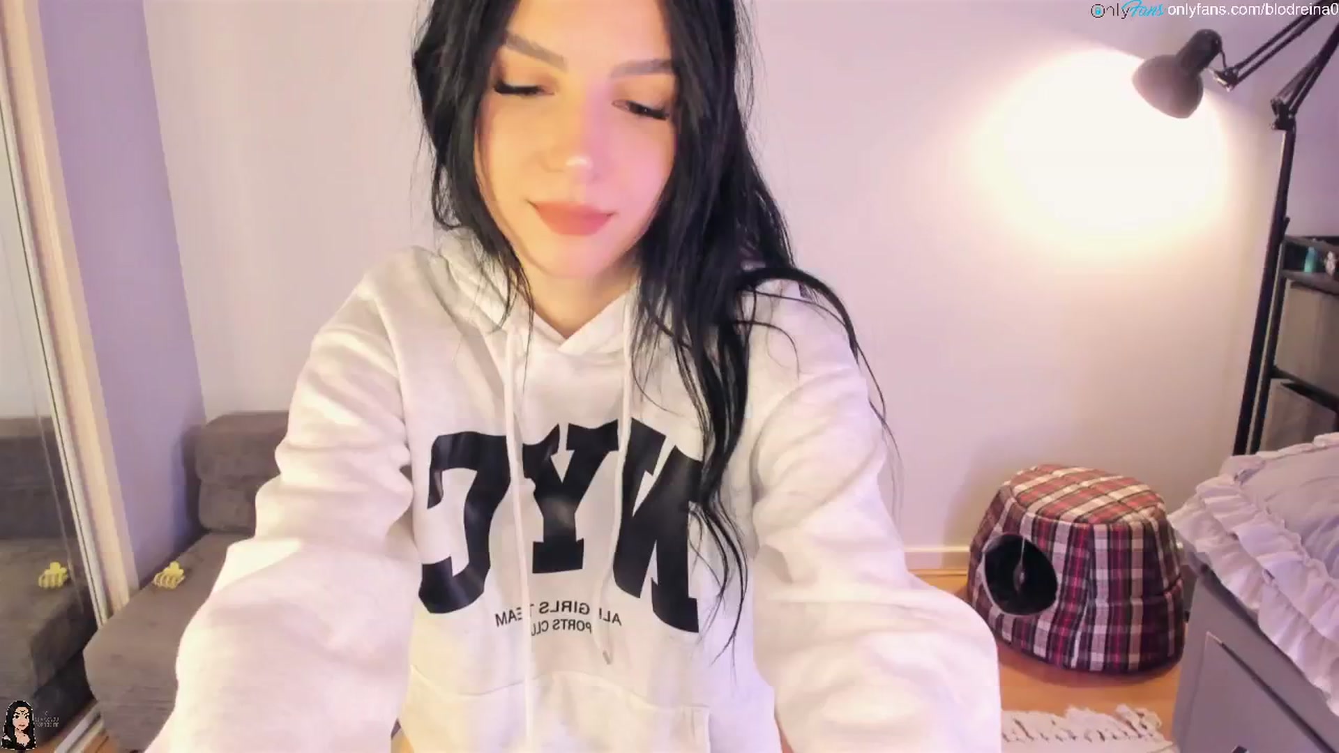 Gallery image thumbnail from Blodreina's myfreecams stream on, 10/06/2025, 24:01 image 5 of 20