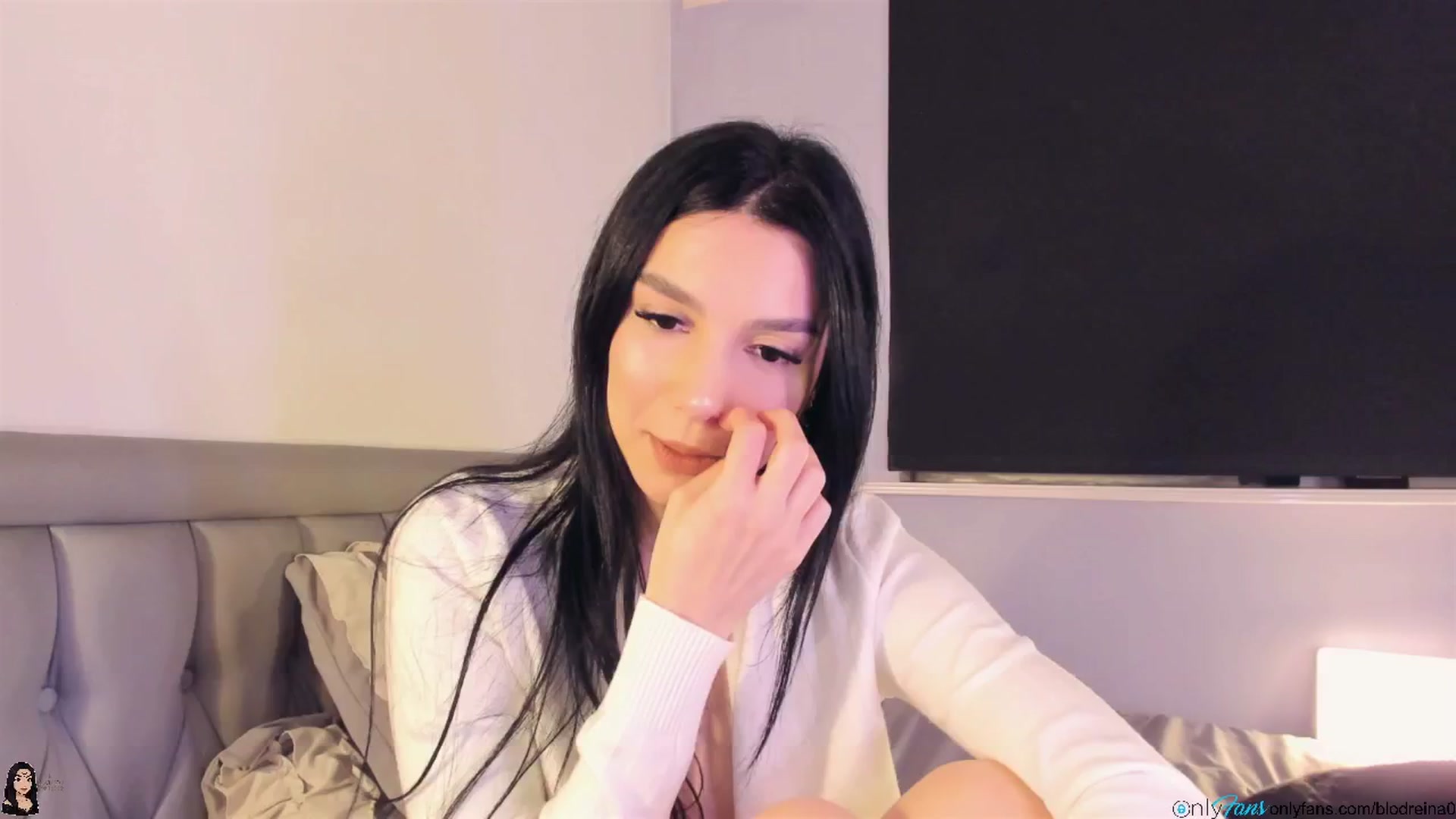 Gallery image thumbnail from Blodreina's myfreecams stream on, 11/14/2025, 01:34 image 4 of 20