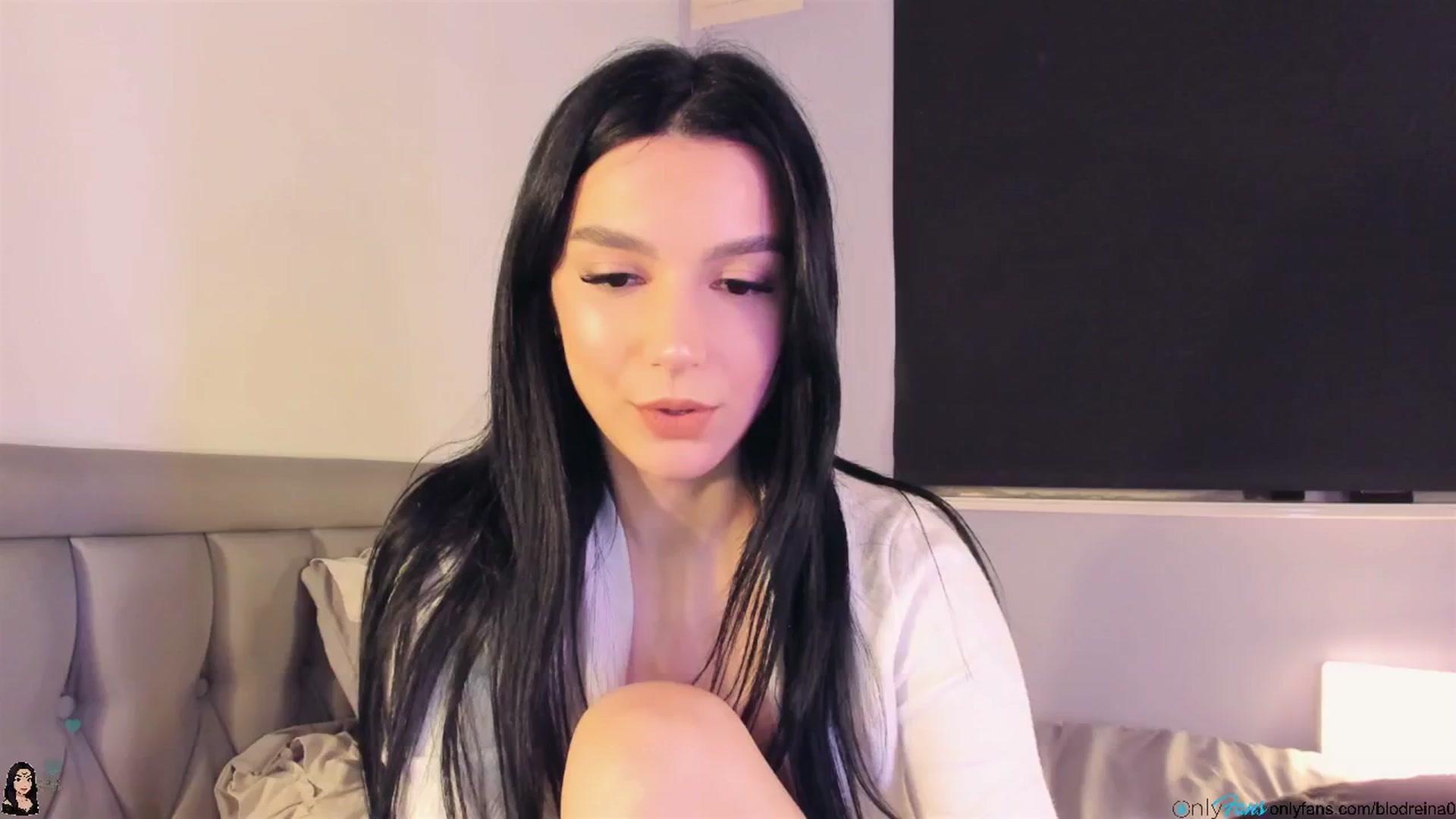 Gallery image thumbnail from Blodreina's myfreecams stream on, 11/14/2025, 01:34 image 7 of 20