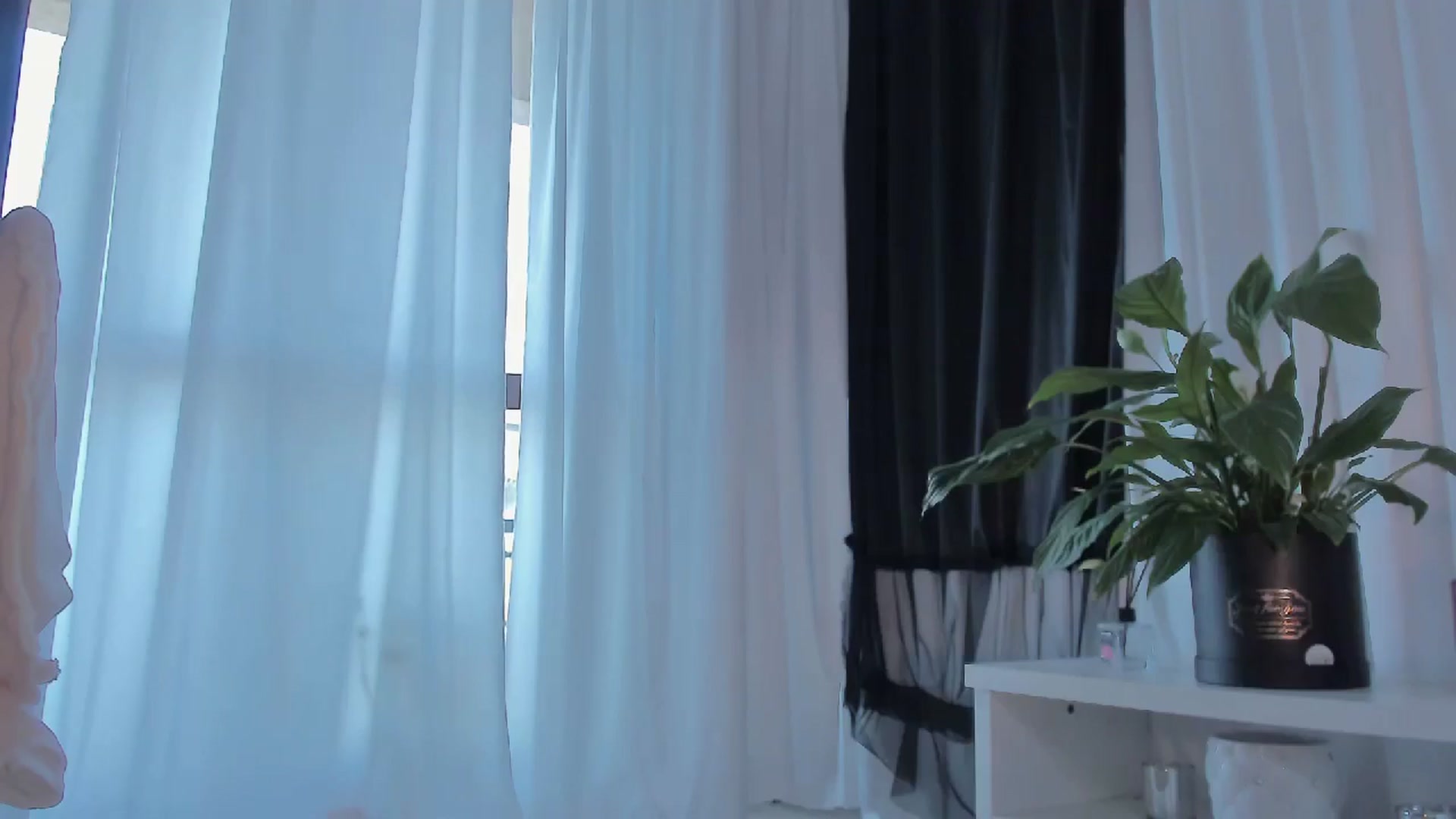 Gallery image thumbnail from Blond3B's myfreecams stream on, 07/05/2024, 10:40 image 2 of 20