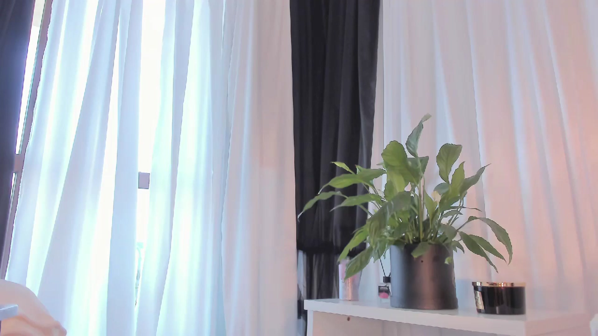 Gallery image thumbnail from Blond3B's myfreecams stream on, 08/07/2024, 09:31 image 13 of 20
