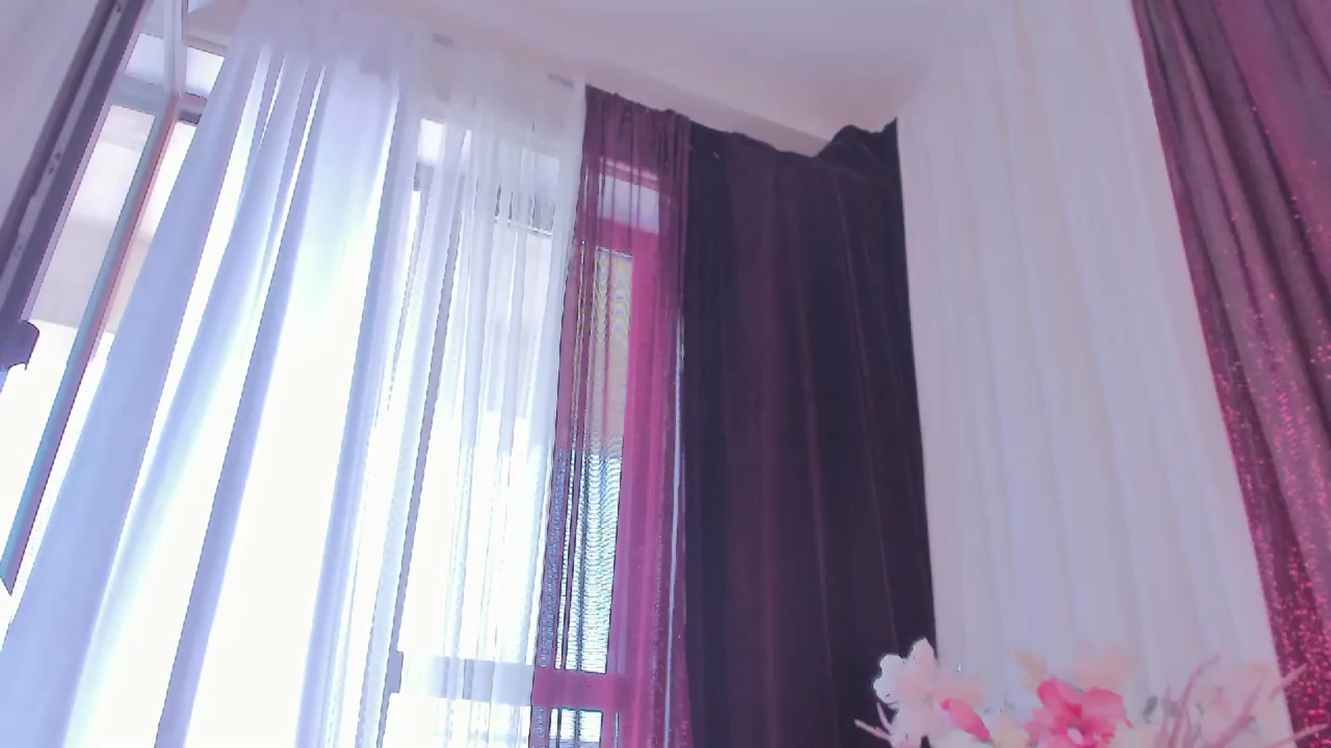 Gallery image thumbnail from Blond3B's myfreecams stream on, 06/23/2025, 10:03 image 16 of 20