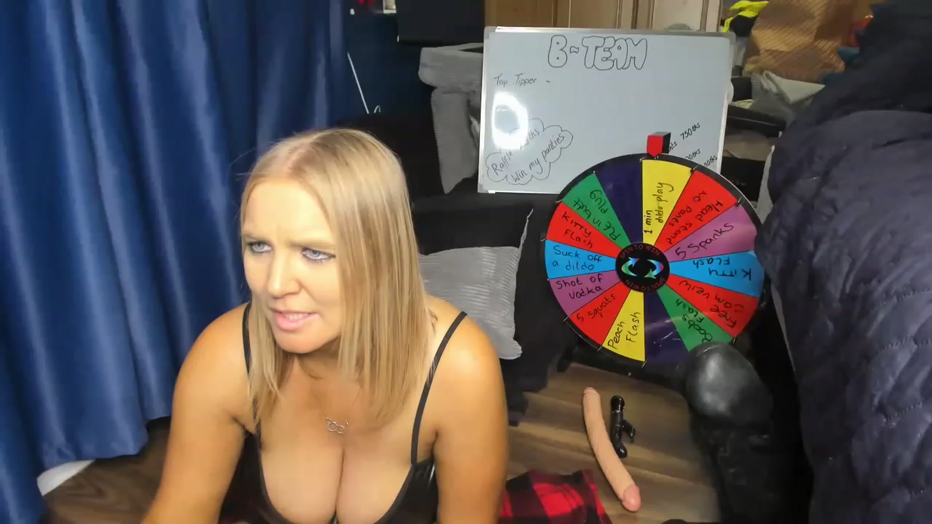 Gallery image thumbnail from Blonddelights's myfreecams stream on, 12/01/2022, 01:42 image 19 of 20