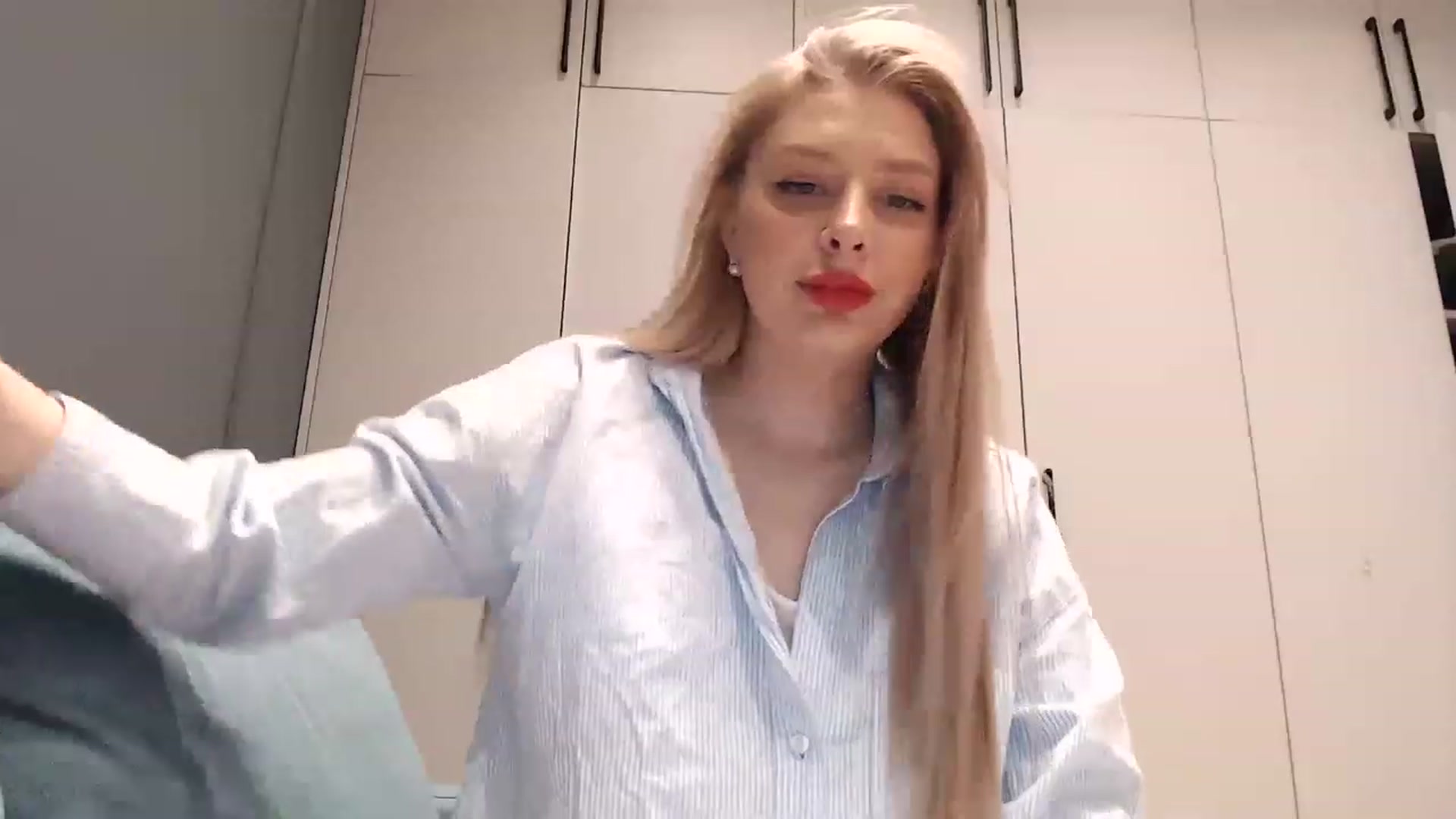 Gallery image thumbnail from BlondeDivaa's myfreecams stream on, 12/22/2022, 16:52 image 5 of 20