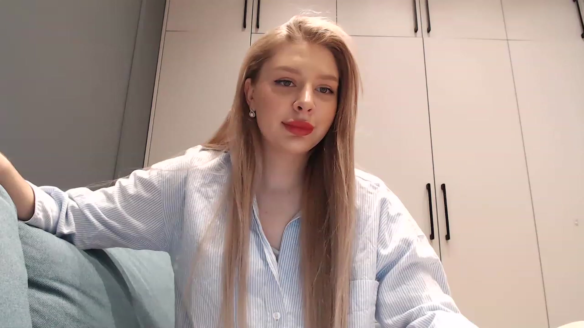 Gallery image thumbnail from BlondeDivaa's myfreecams stream on, 12/22/2022, 16:52 image 12 of 20
